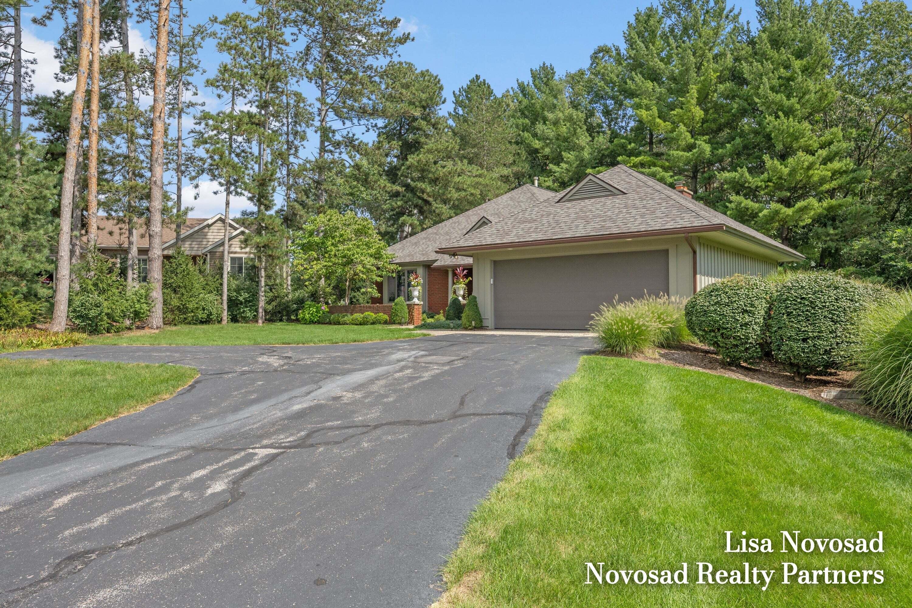 3589 Charlevoix Drive SE Grand Rapids MI 49546
