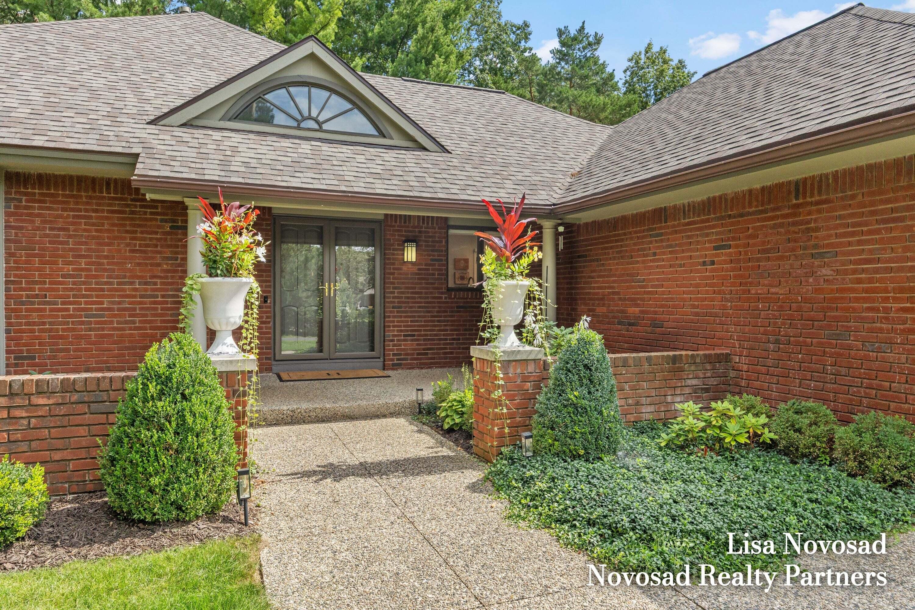 3589 Charlevoix Drive SE Grand Rapids MI 49546
