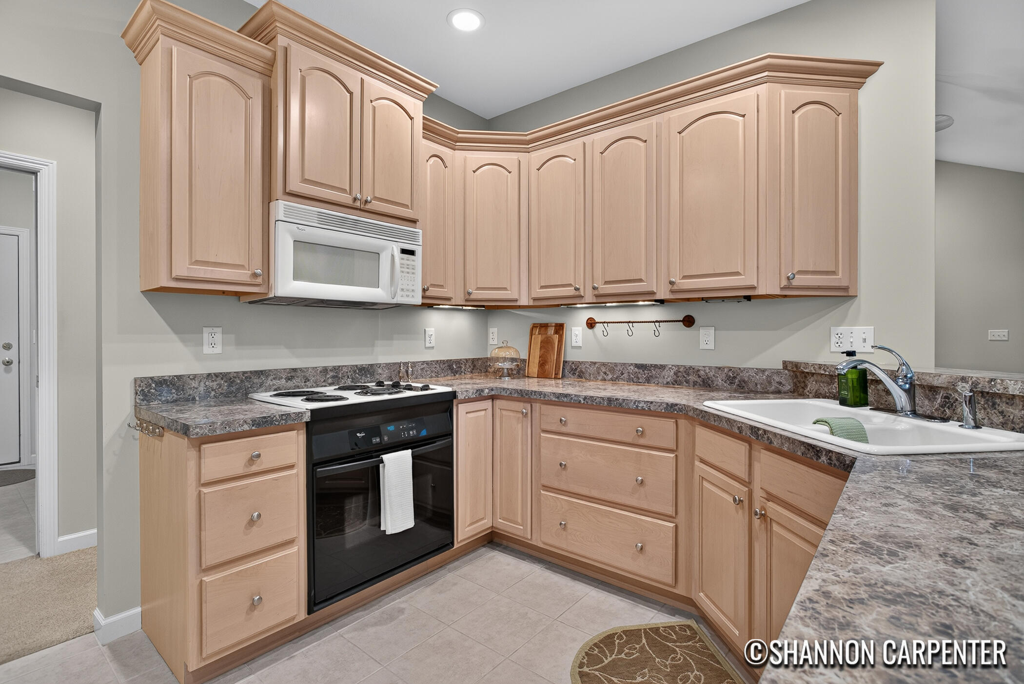 1901 Oakleigh Woods Drive NW Grand Rapids MI 49504
