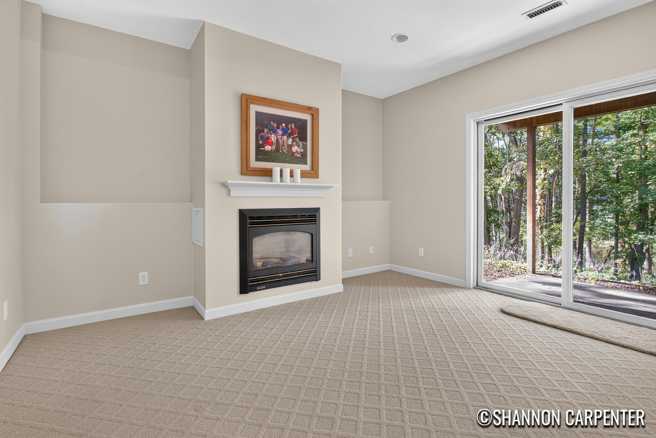 1901 Oakleigh Woods Drive NW Grand Rapids MI 49504