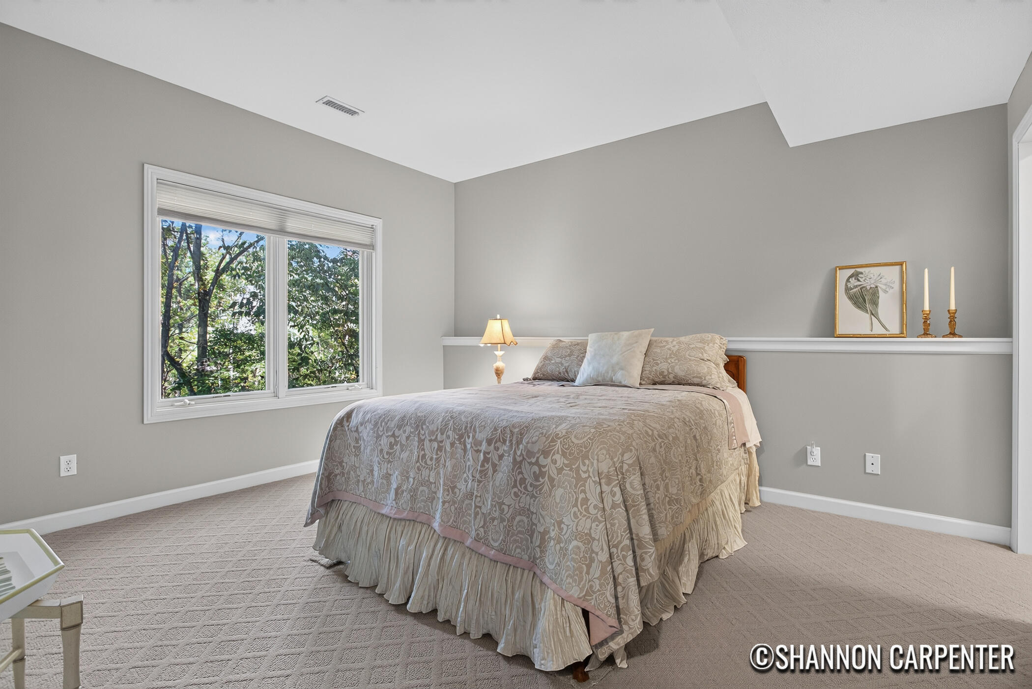 1901 Oakleigh Woods Drive NW Grand Rapids MI 49504