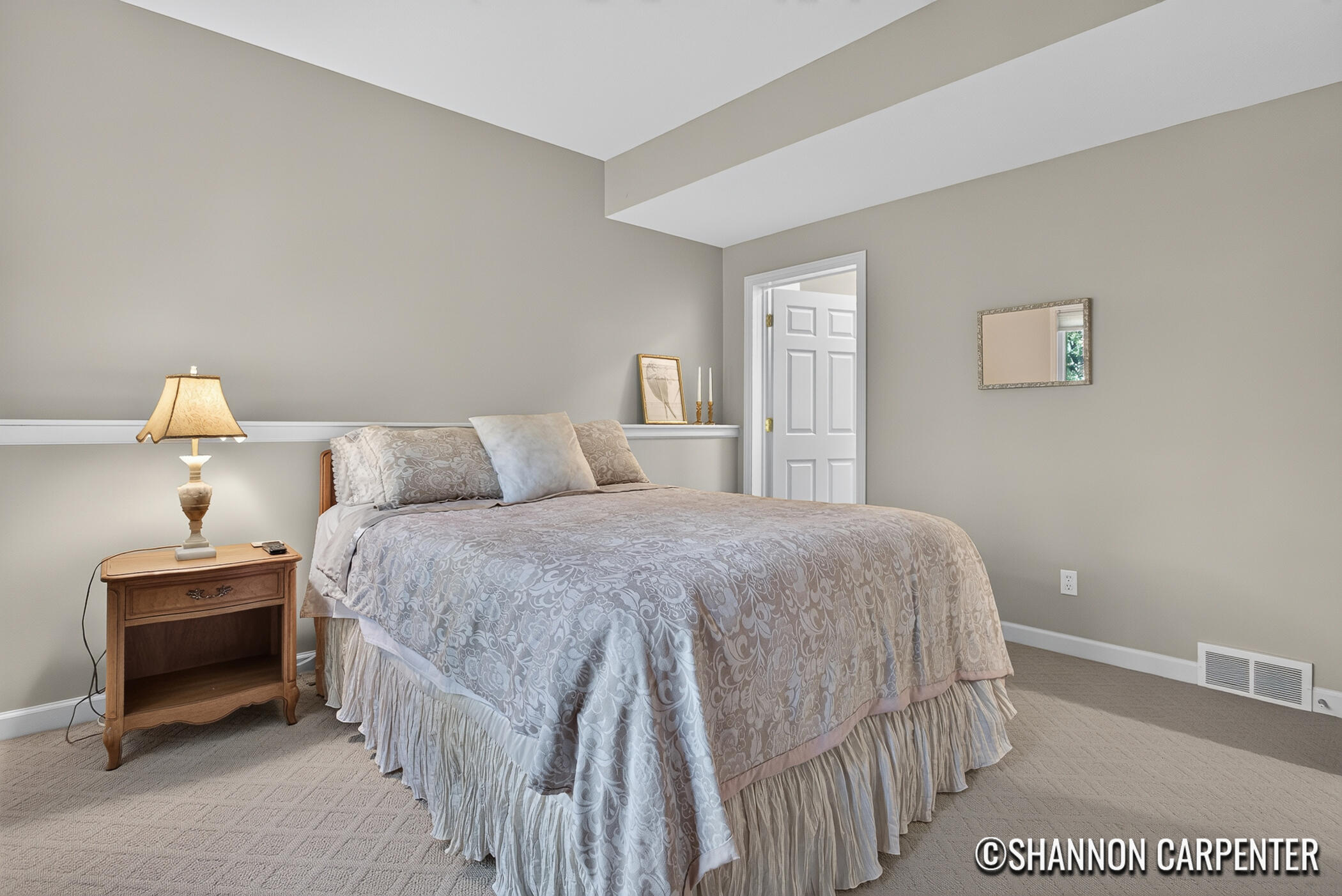 1901 Oakleigh Woods Drive NW Grand Rapids MI 49504