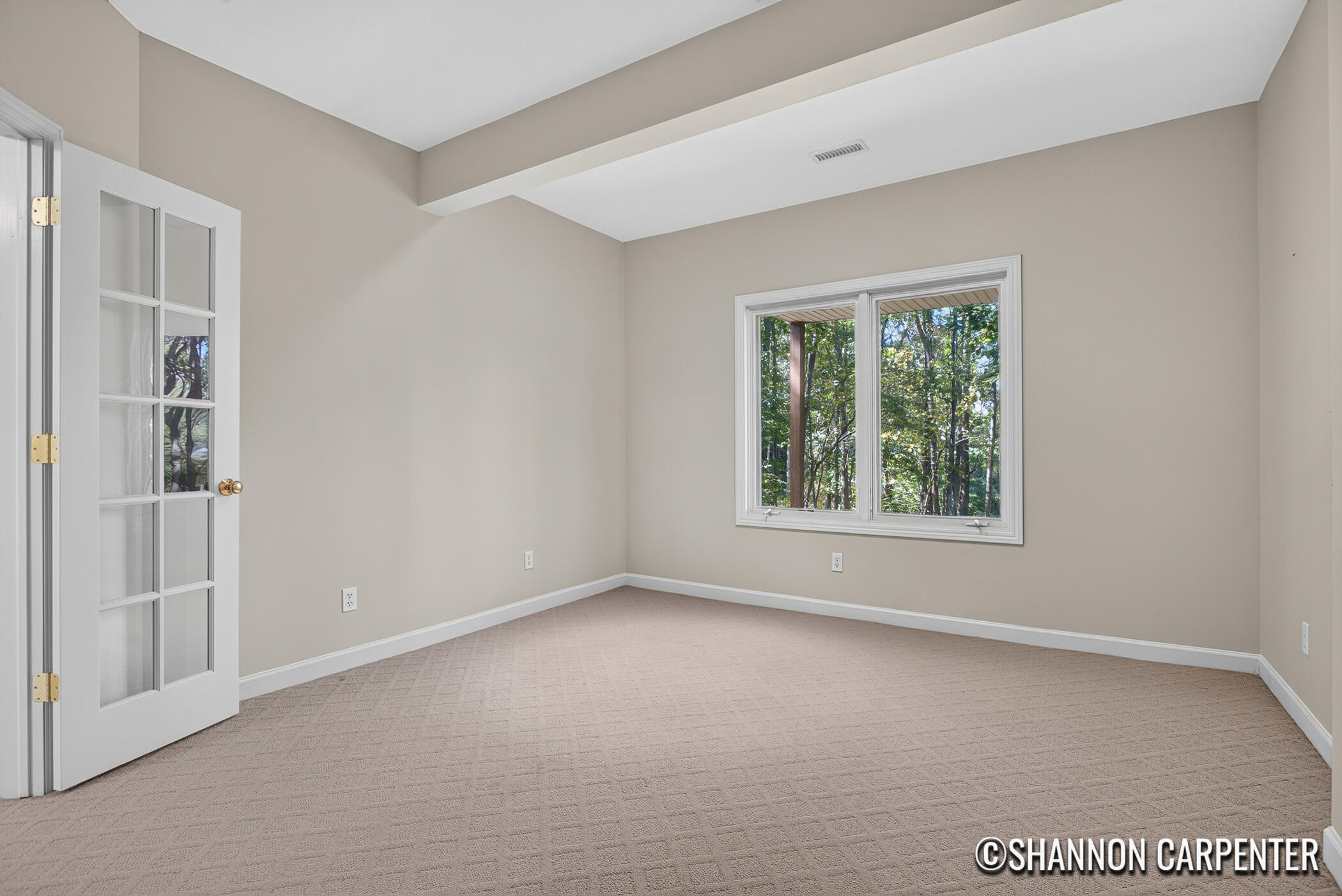 1901 Oakleigh Woods Drive NW Grand Rapids MI 49504
