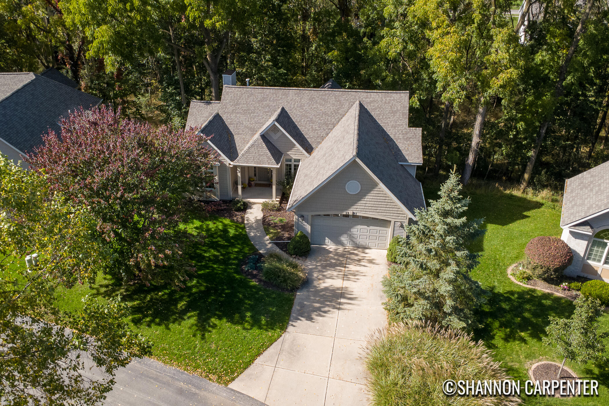 1901 Oakleigh Woods Drive NW Grand Rapids MI 49504