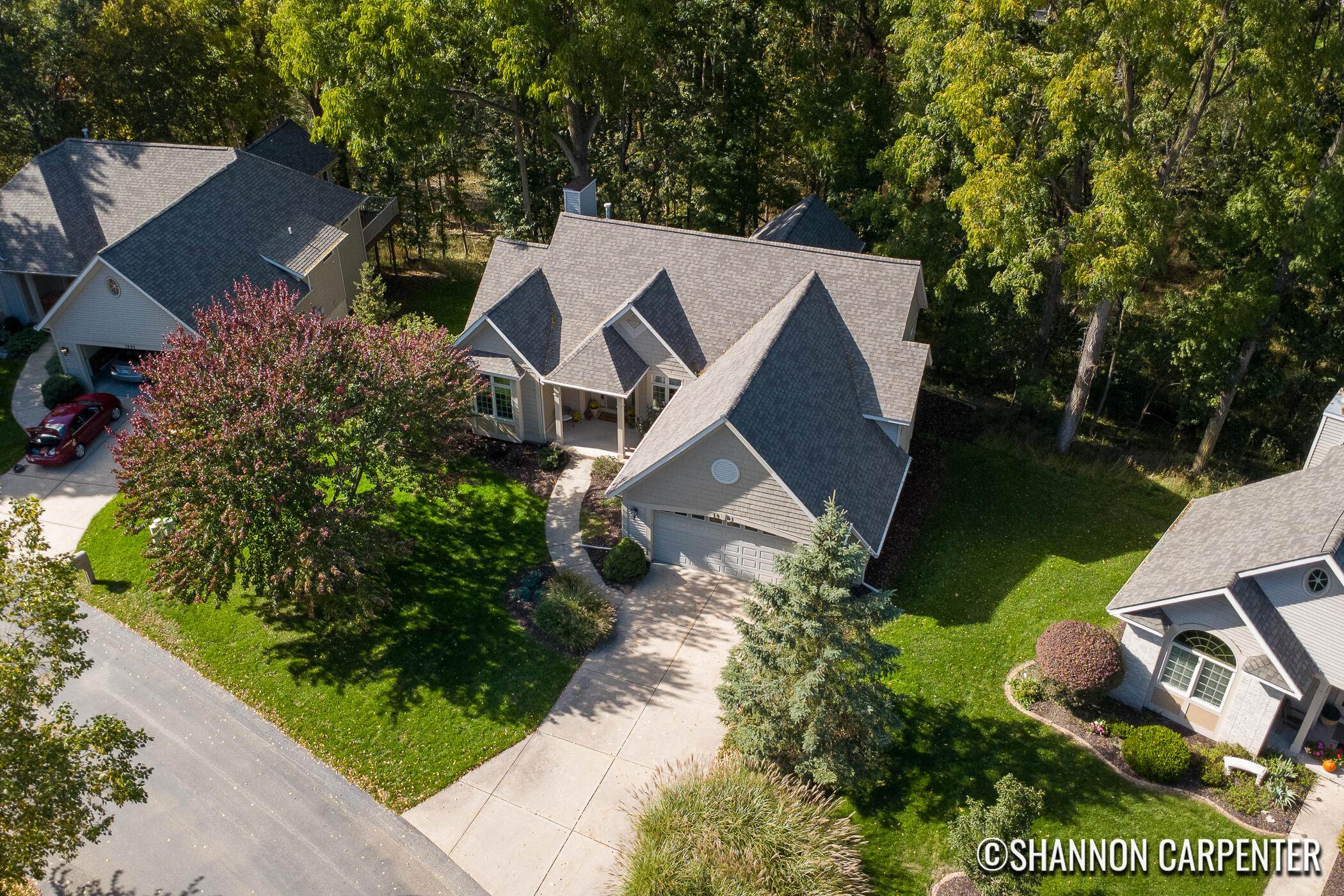 1901 Oakleigh Woods Drive NW Grand Rapids MI 49504