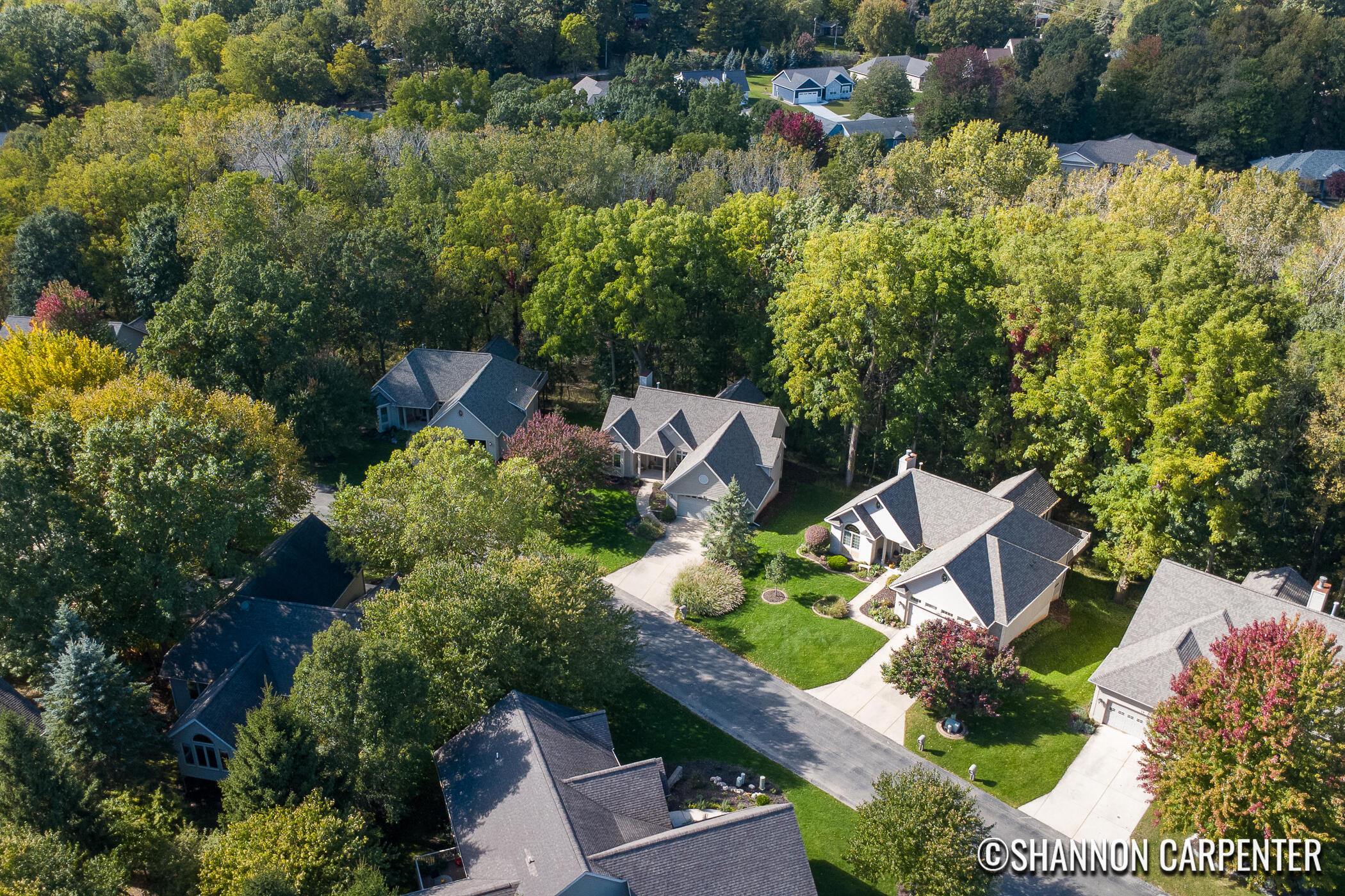 1901 Oakleigh Woods Drive NW Grand Rapids MI 49504