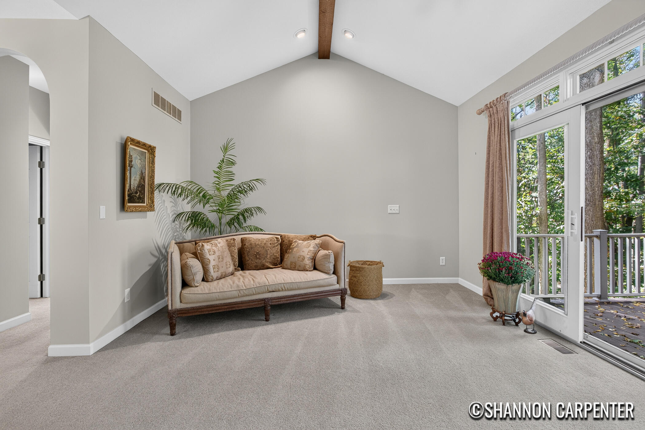 1901 Oakleigh Woods Drive NW Grand Rapids MI 49504