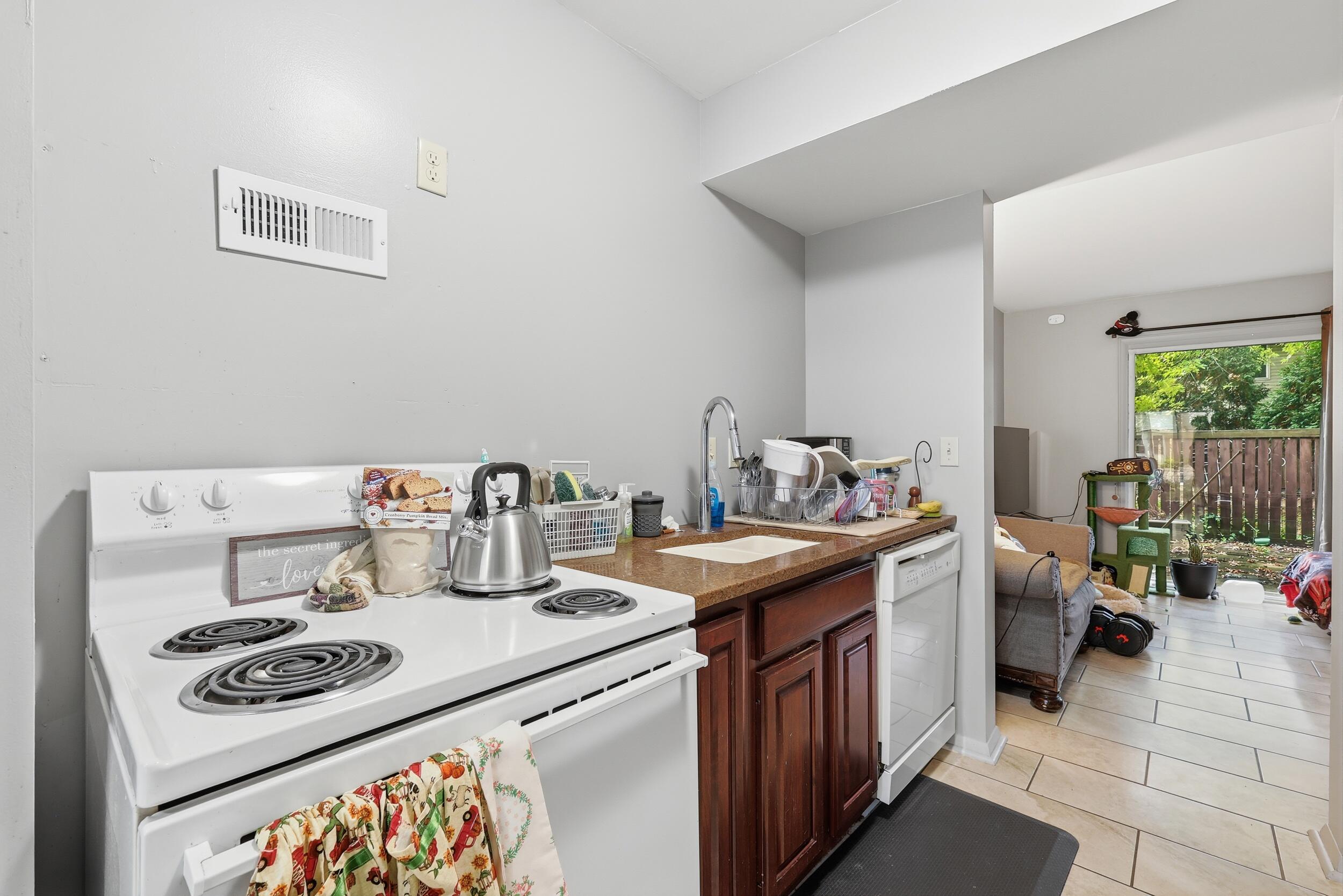 3647 Kenbrooke Court Kalamazoo MI 49006