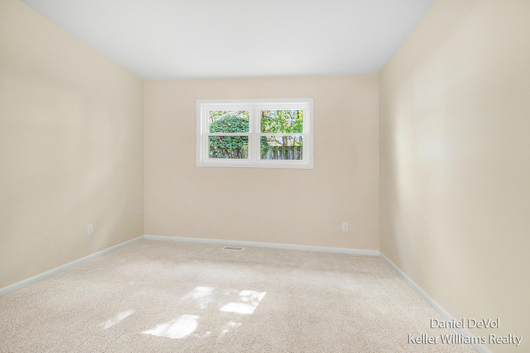 2697 Chatham Woods Drive SE Grand Rapids MI 49546