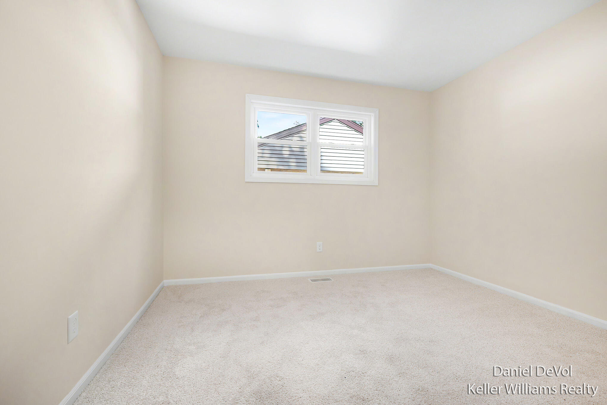 2697 Chatham Woods Drive SE Grand Rapids MI 49546
