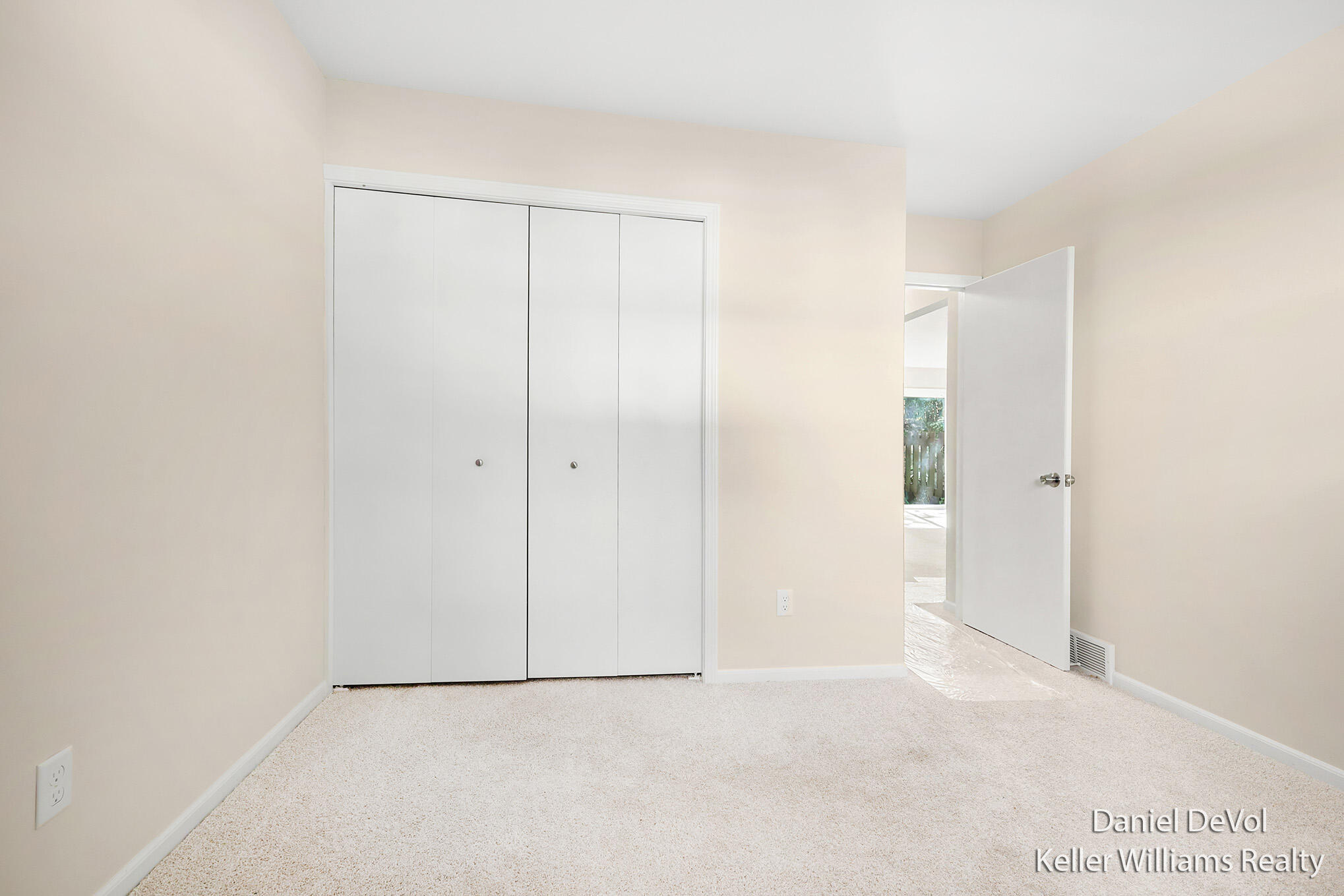 2697 Chatham Woods Drive SE Grand Rapids MI 49546