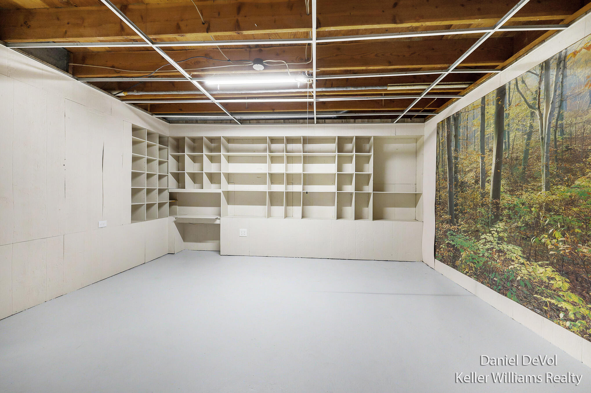2697 Chatham Woods Drive SE Grand Rapids MI 49546
