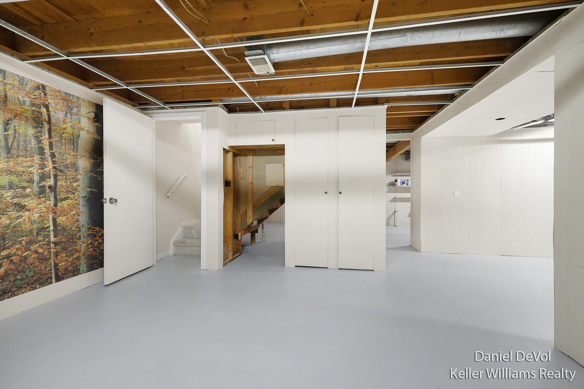 2697 Chatham Woods Drive SE Grand Rapids MI 49546