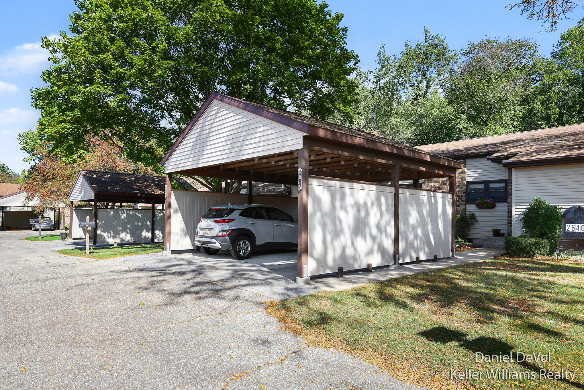 2697 Chatham Woods Drive SE Grand Rapids MI 49546