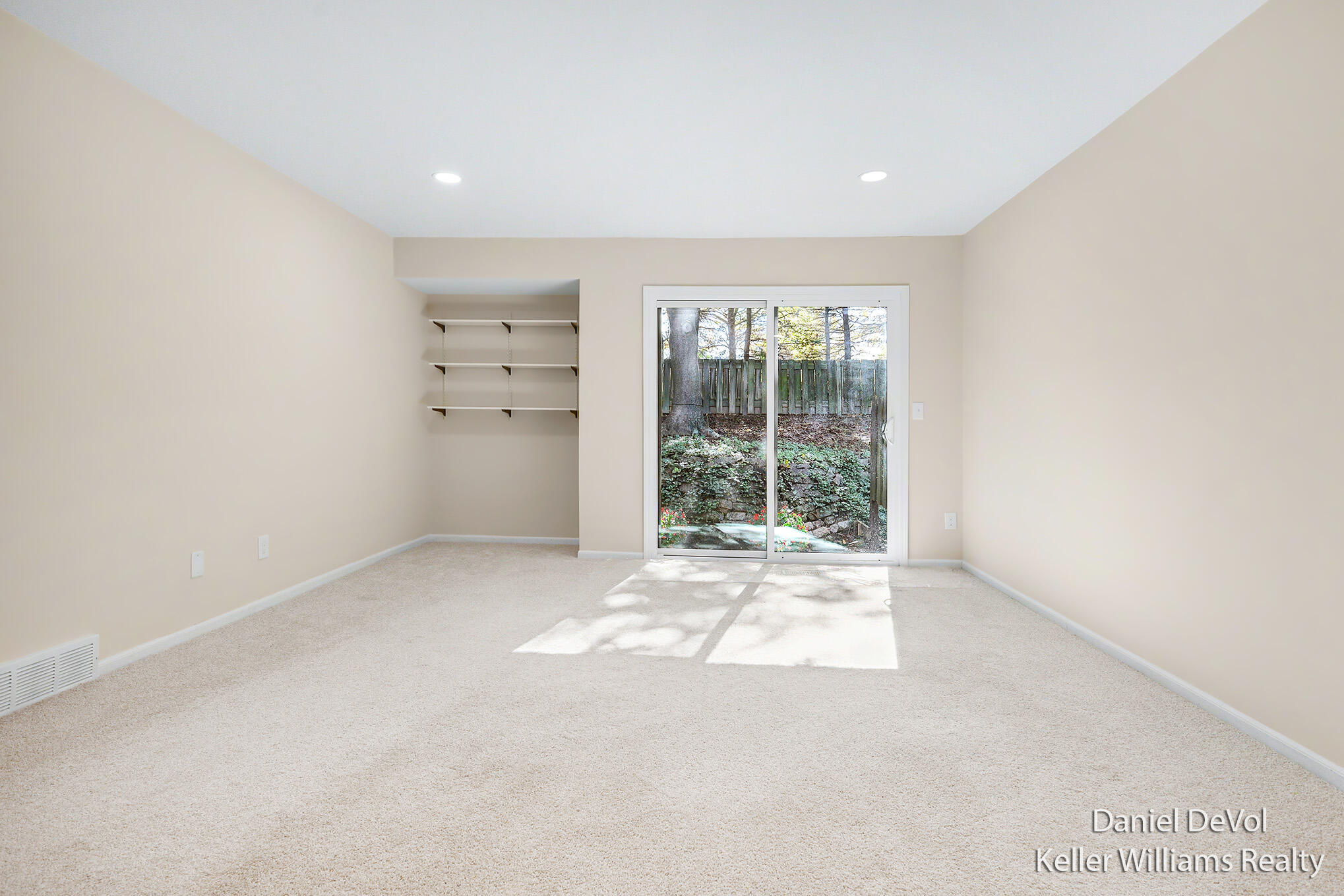 2697 Chatham Woods Drive SE Grand Rapids MI 49546