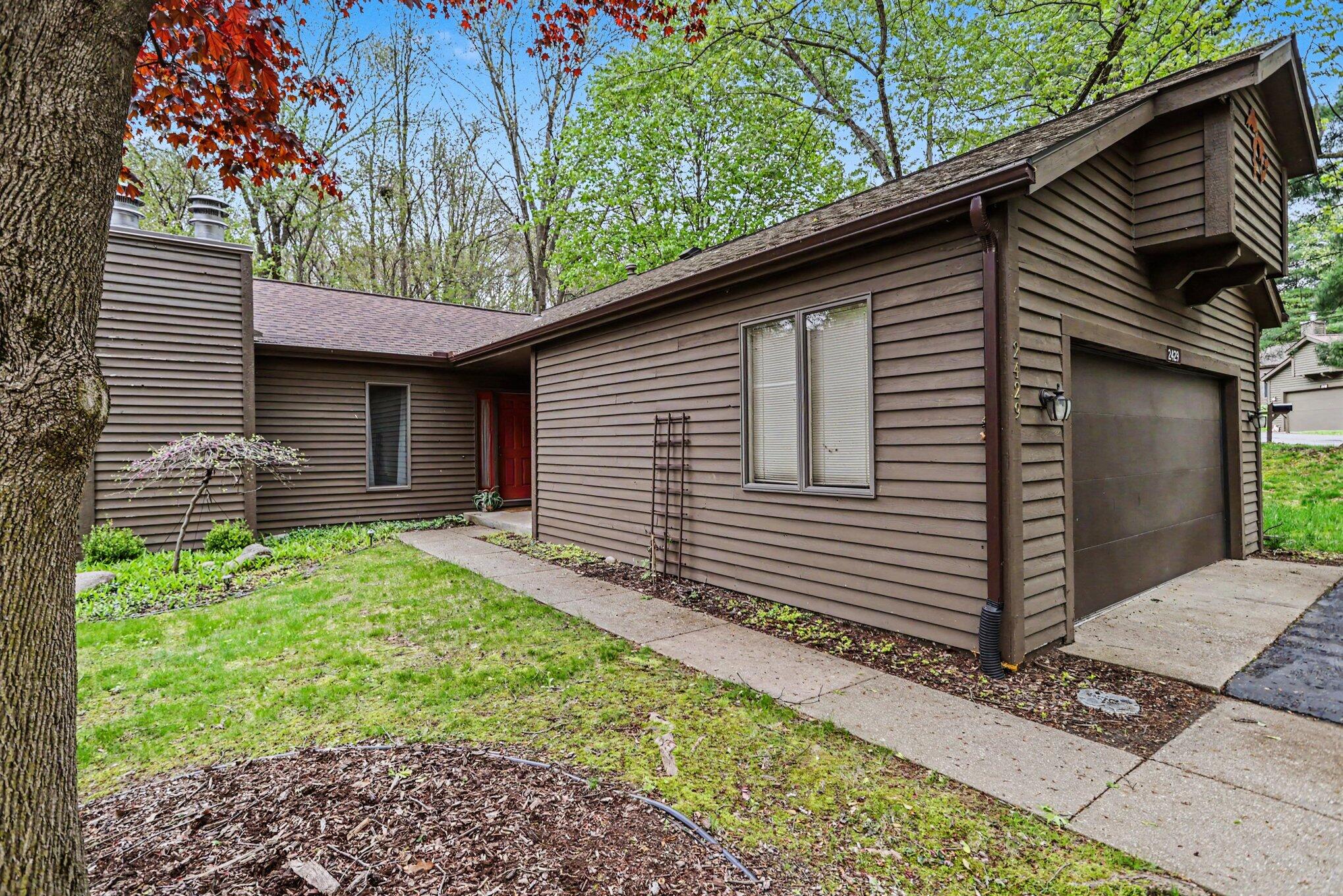 2429 Highpointe Drive Kalamazoo MI 49008
