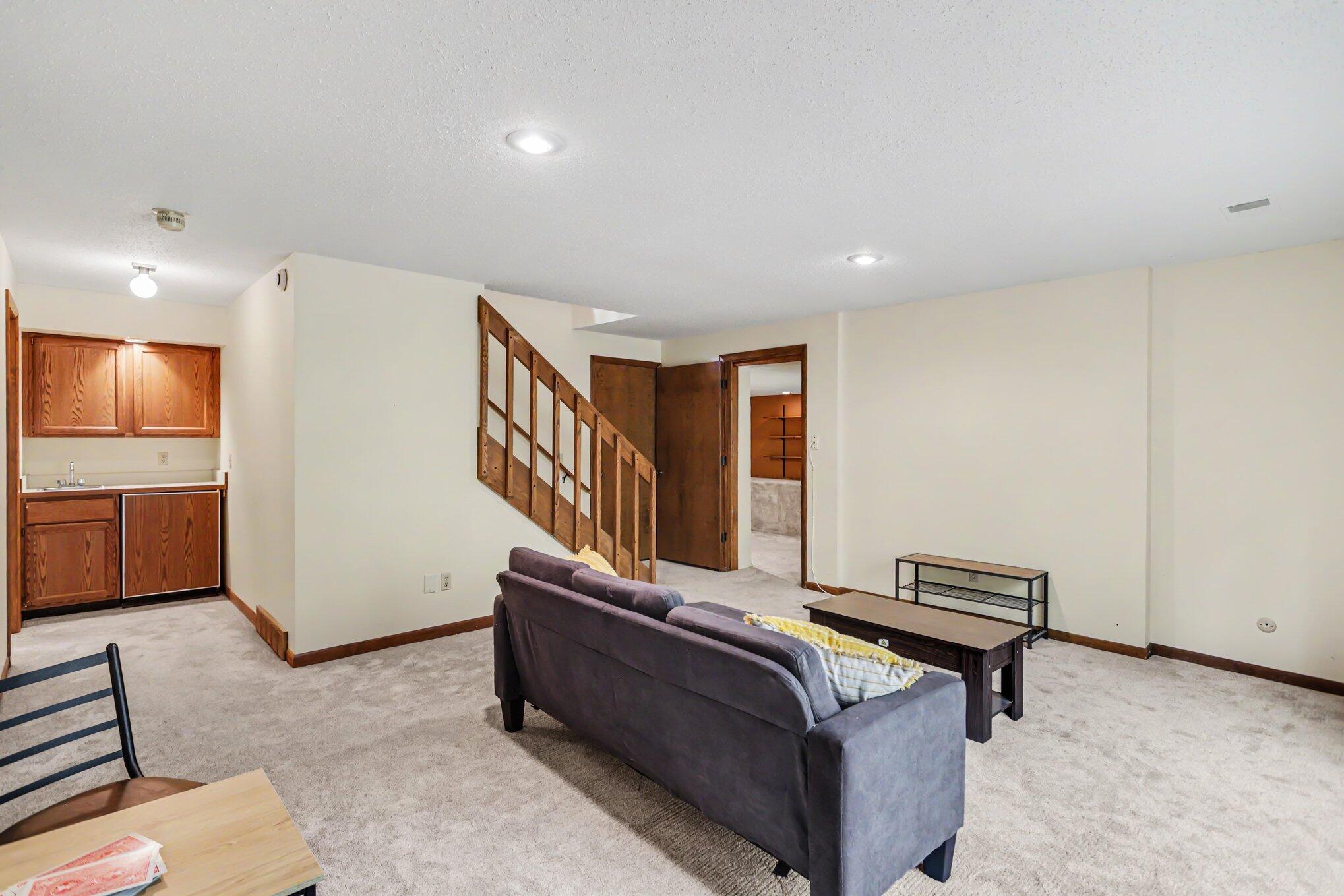 2429 Highpointe Drive Kalamazoo MI 49008