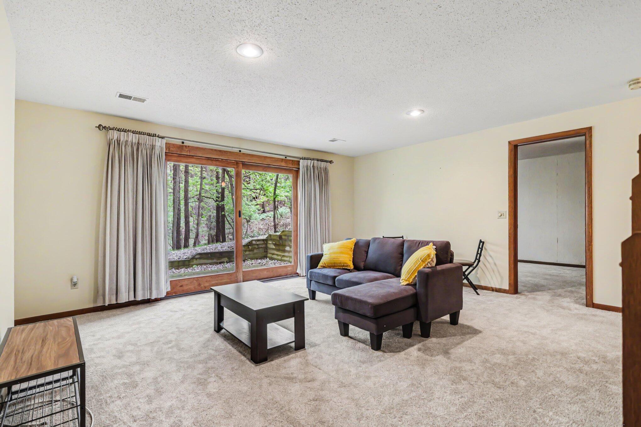 2429 Highpointe Drive Kalamazoo MI 49008