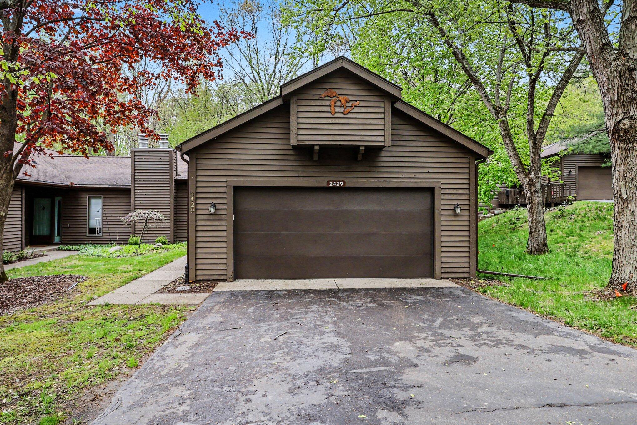 2429 Highpointe Drive Kalamazoo MI 49008