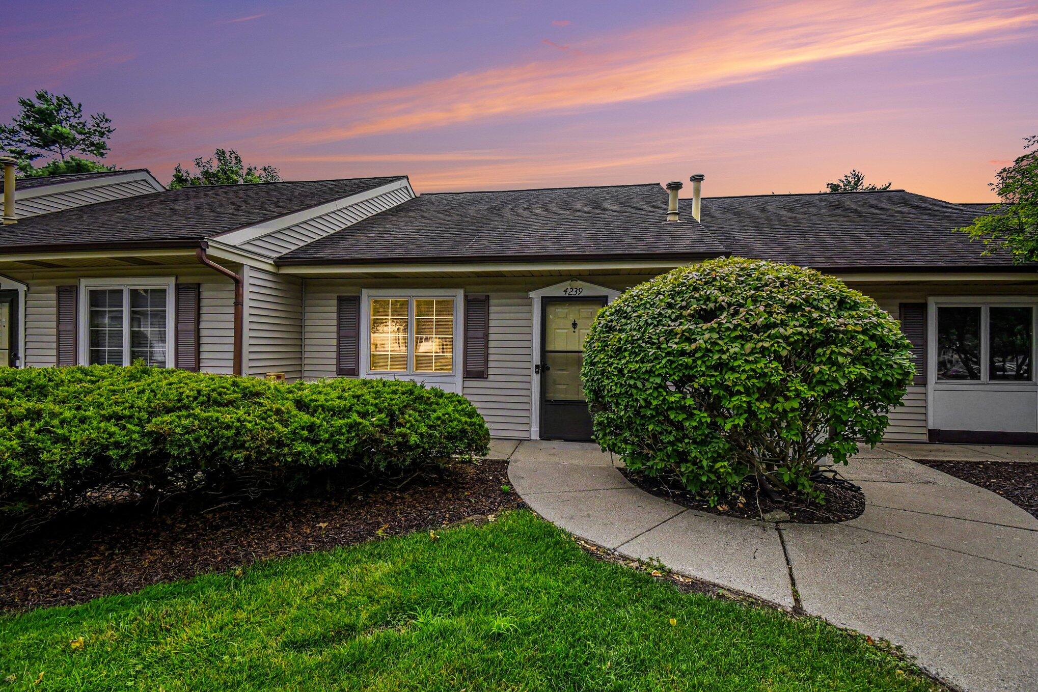 4239 SE Eastcastle Court SE Grand Rapids MI 49508