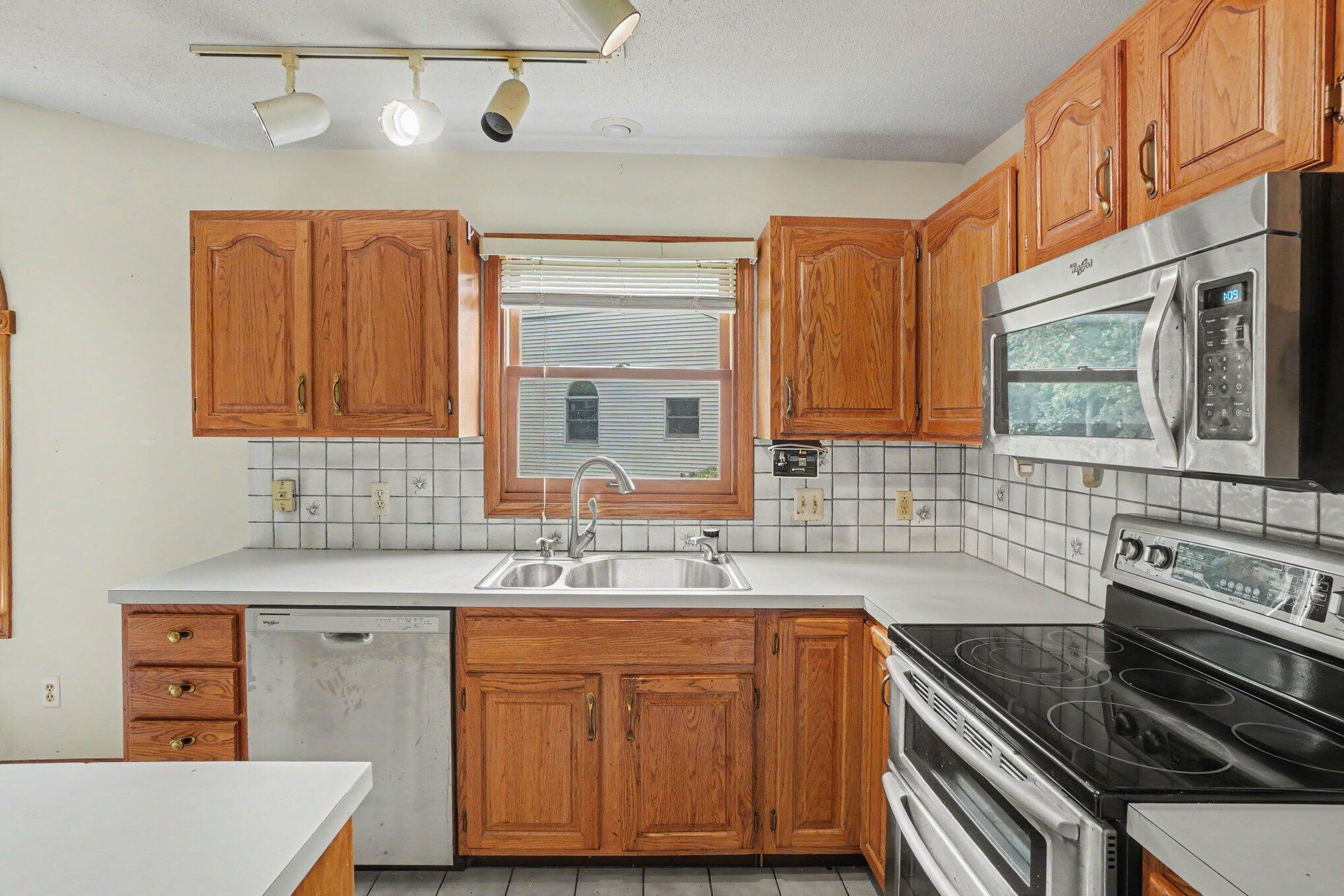 559 Spring Lane Holland MI 49423