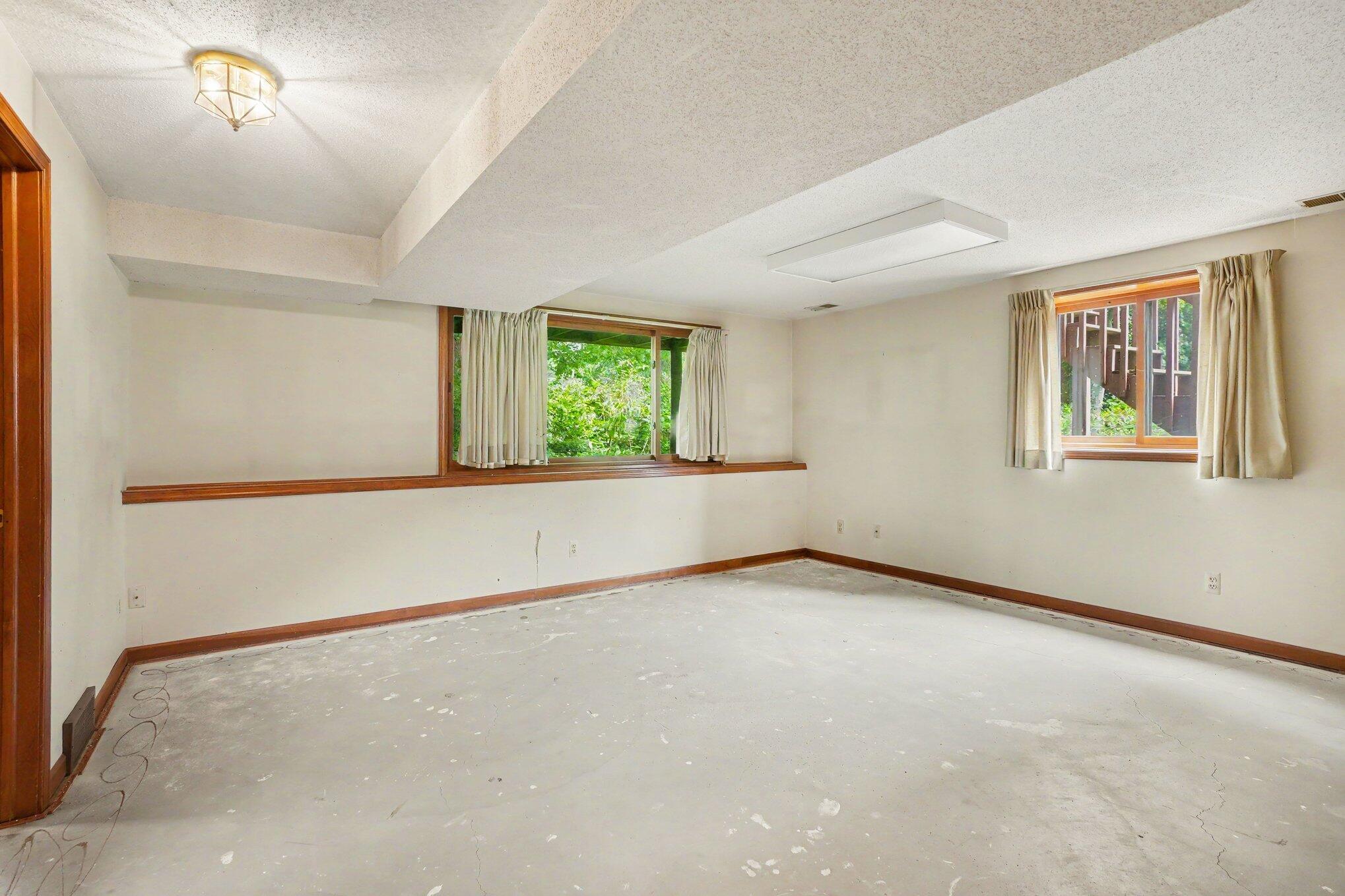 559 Spring Lane Holland MI 49423