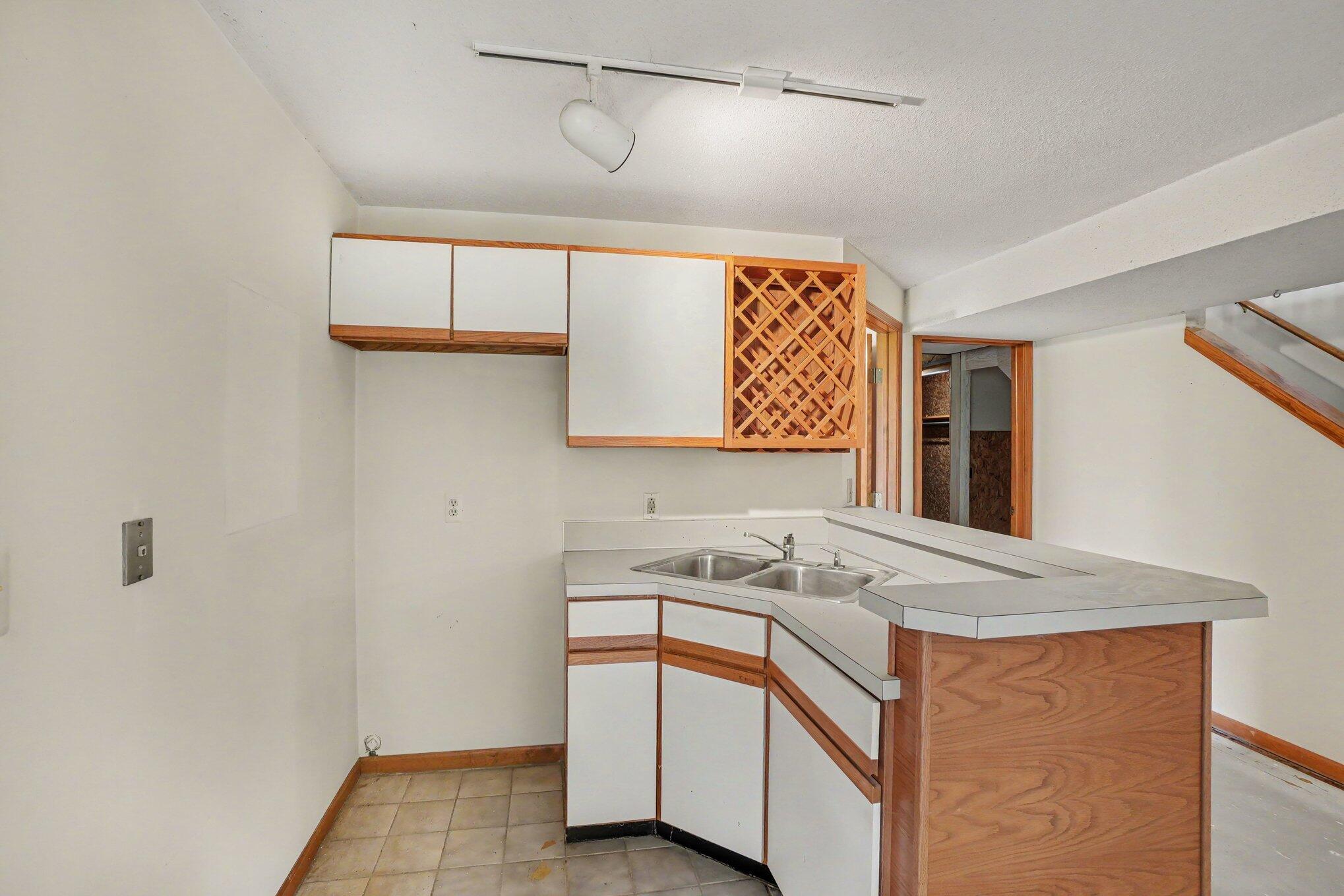 559 Spring Lane Holland MI 49423