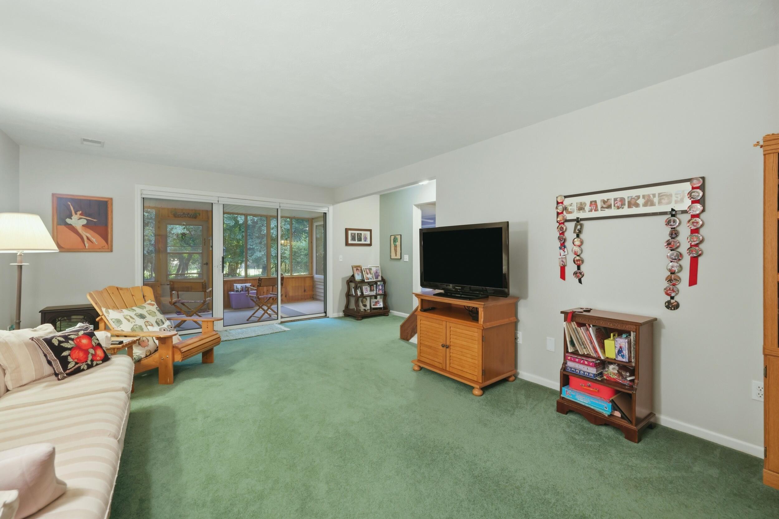2203 Shetland Drive NE Grand Rapids MI 49505
