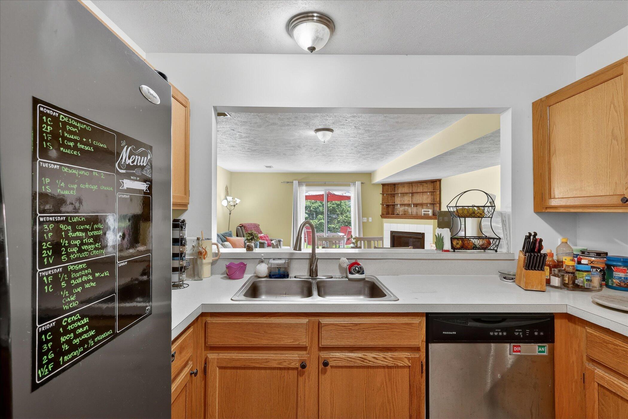 1790 Grand Court NE Grand Rapids MI 49525