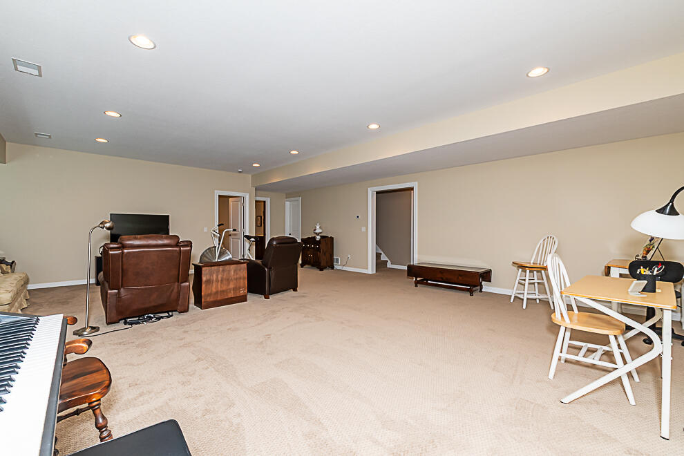2623 W Port Drive Kalamazoo MI 49009