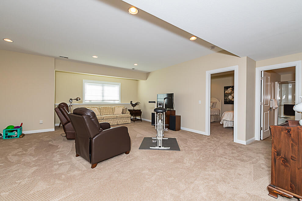 2623 W Port Drive Kalamazoo MI 49009