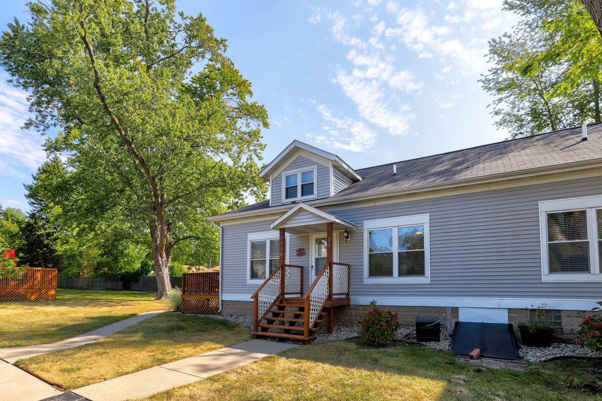 07370 N North Shore Drive South Haven MI 49090