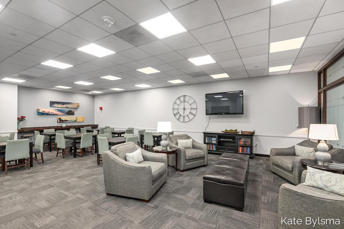 118 Campau Circle NW Grand Rapids MI 49503