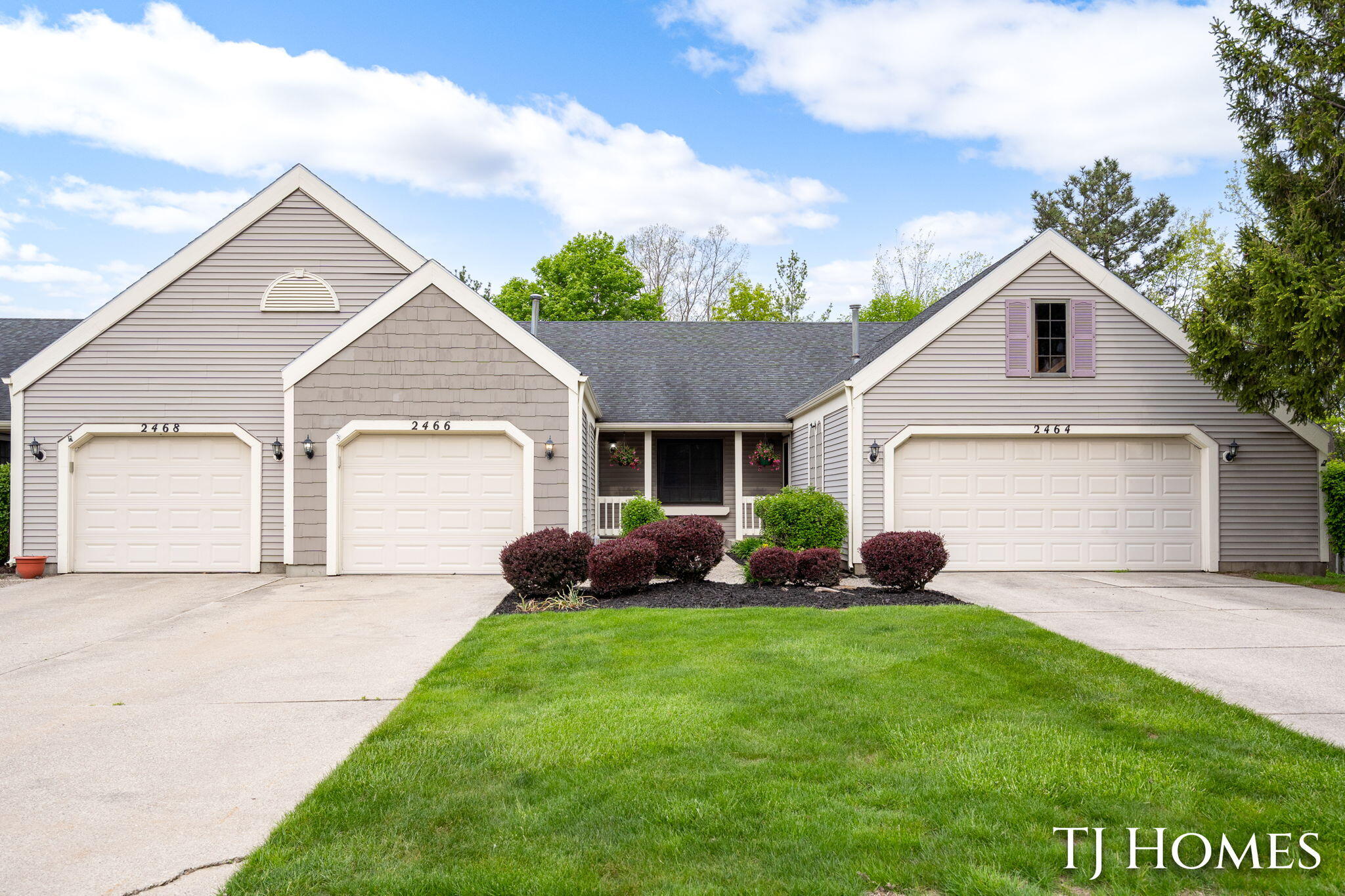 2466 Bridgeport Lane SE Grand Rapids MI 49508