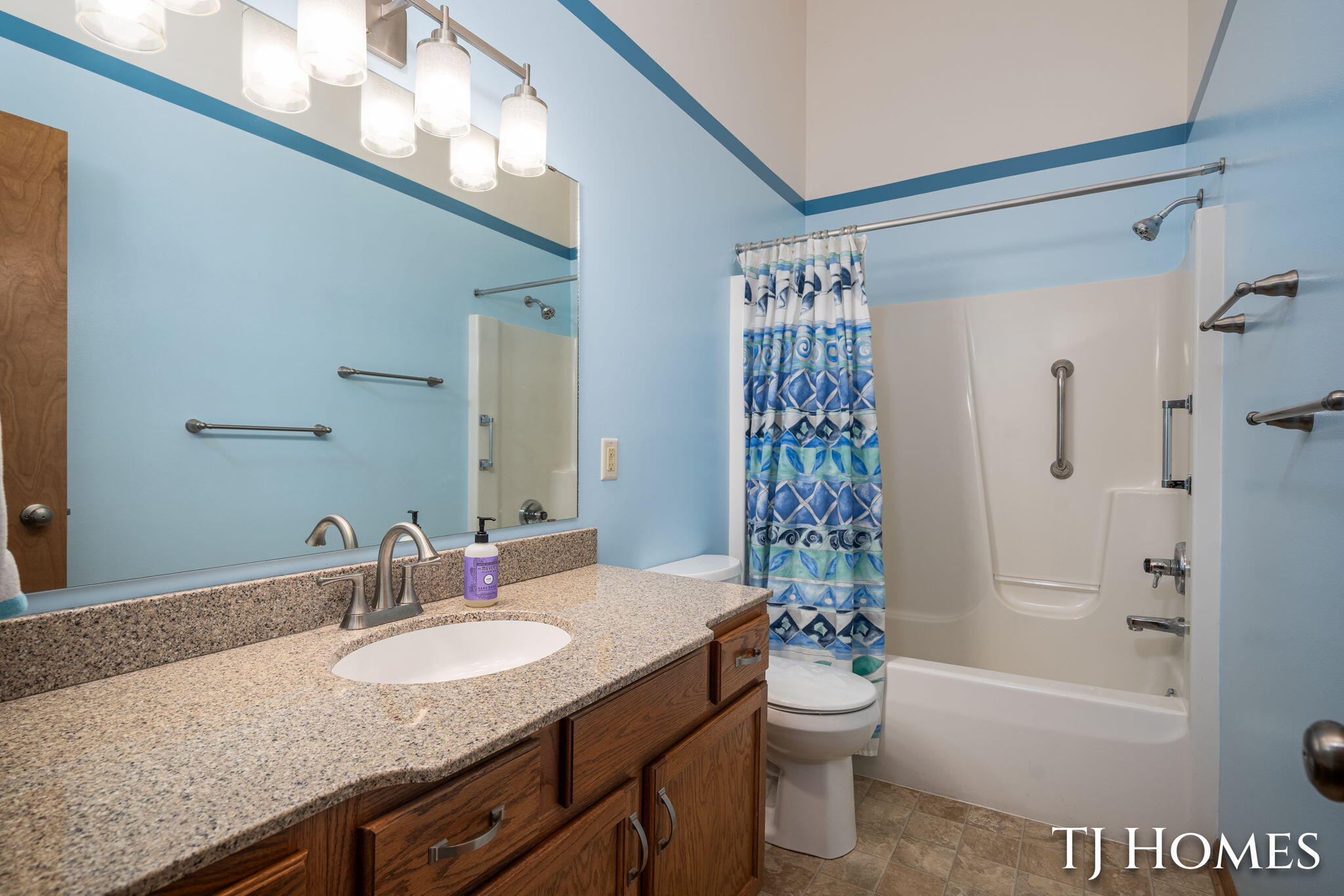 2466 Bridgeport Lane SE Grand Rapids MI 49508