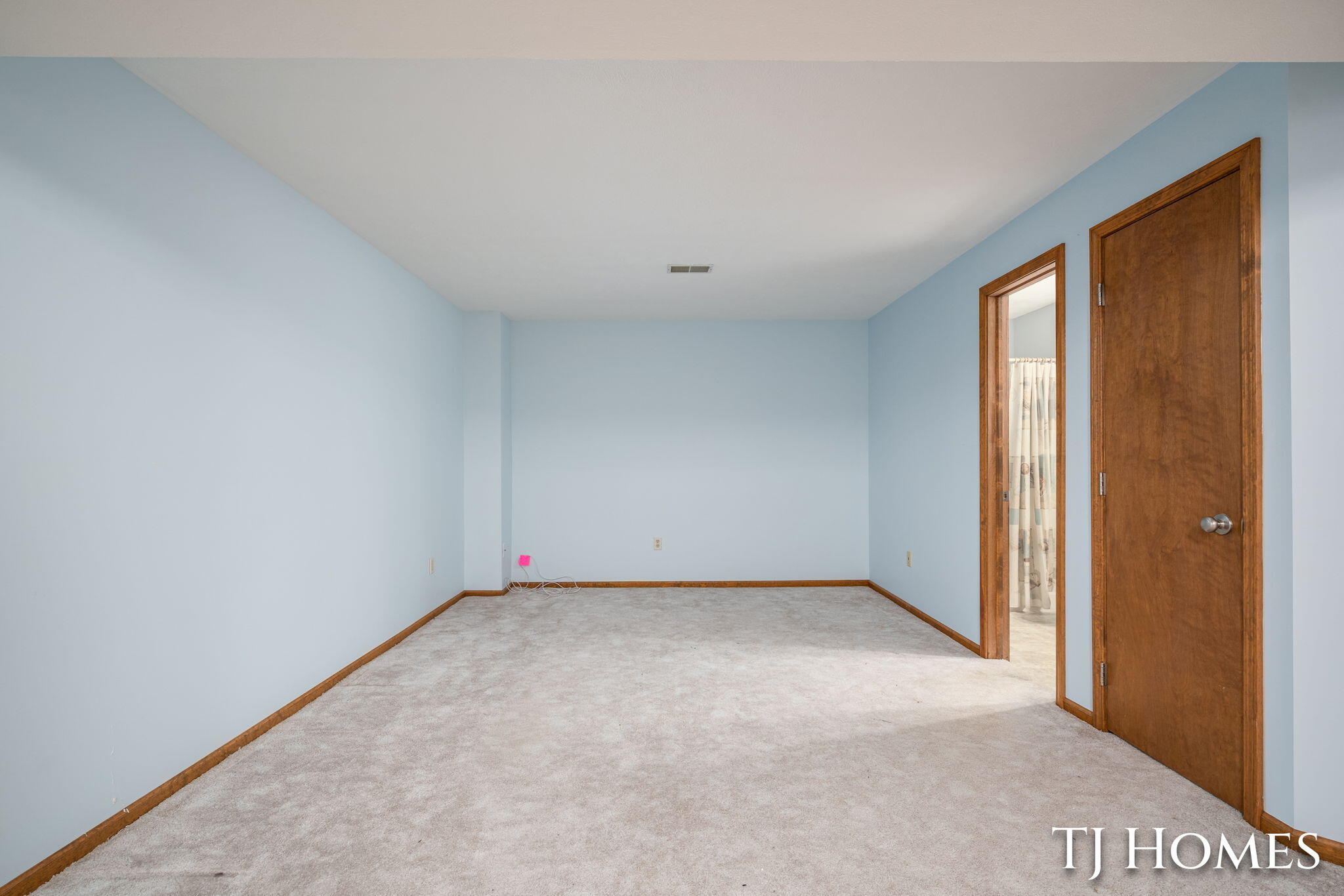 2466 Bridgeport Lane SE Grand Rapids MI 49508