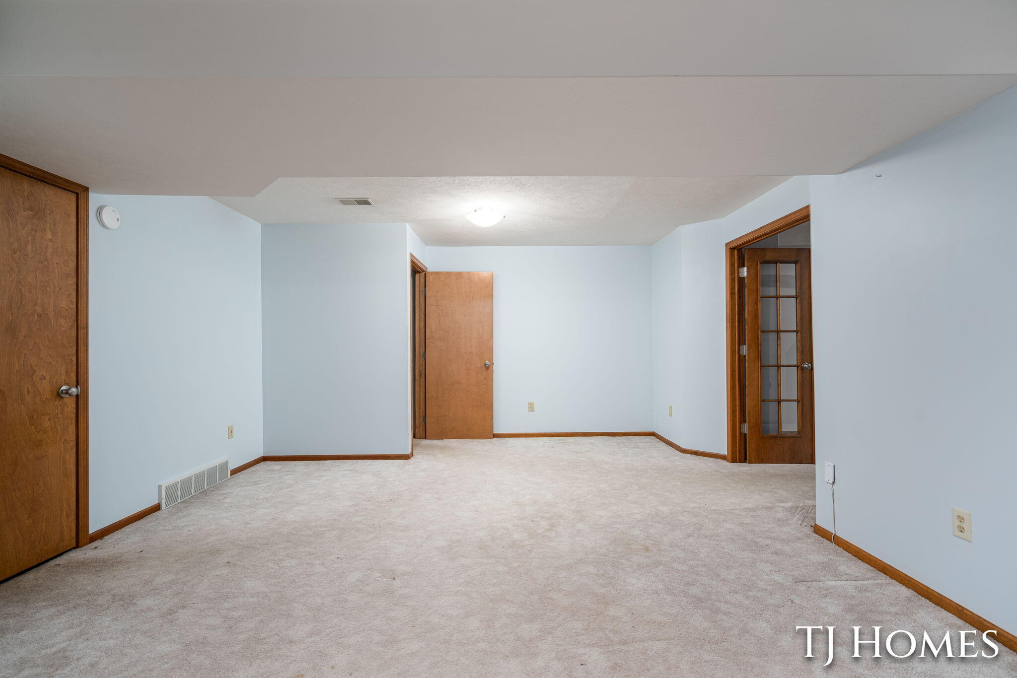 2466 Bridgeport Lane SE Grand Rapids MI 49508