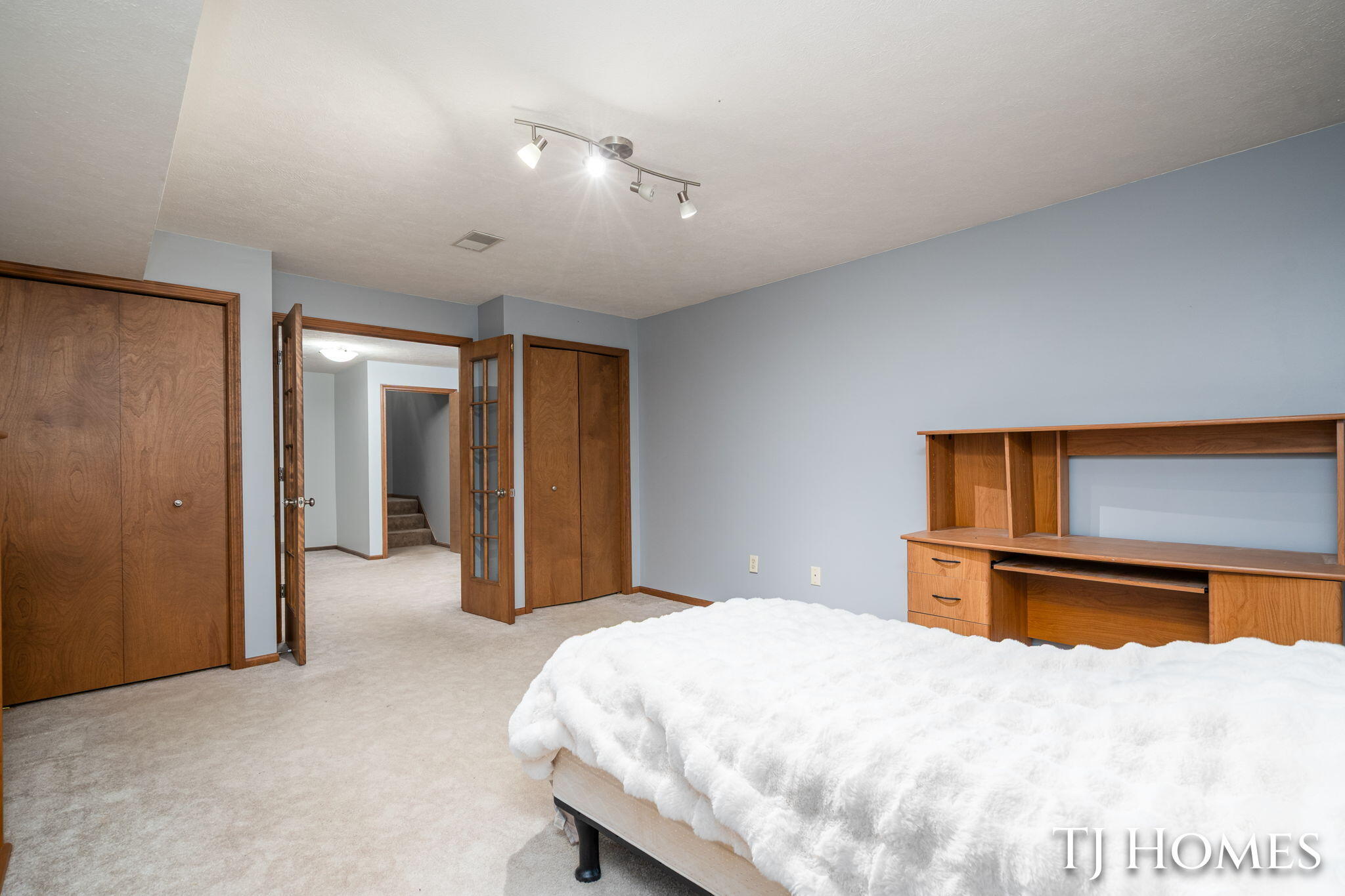 2466 Bridgeport Lane SE Grand Rapids MI 49508