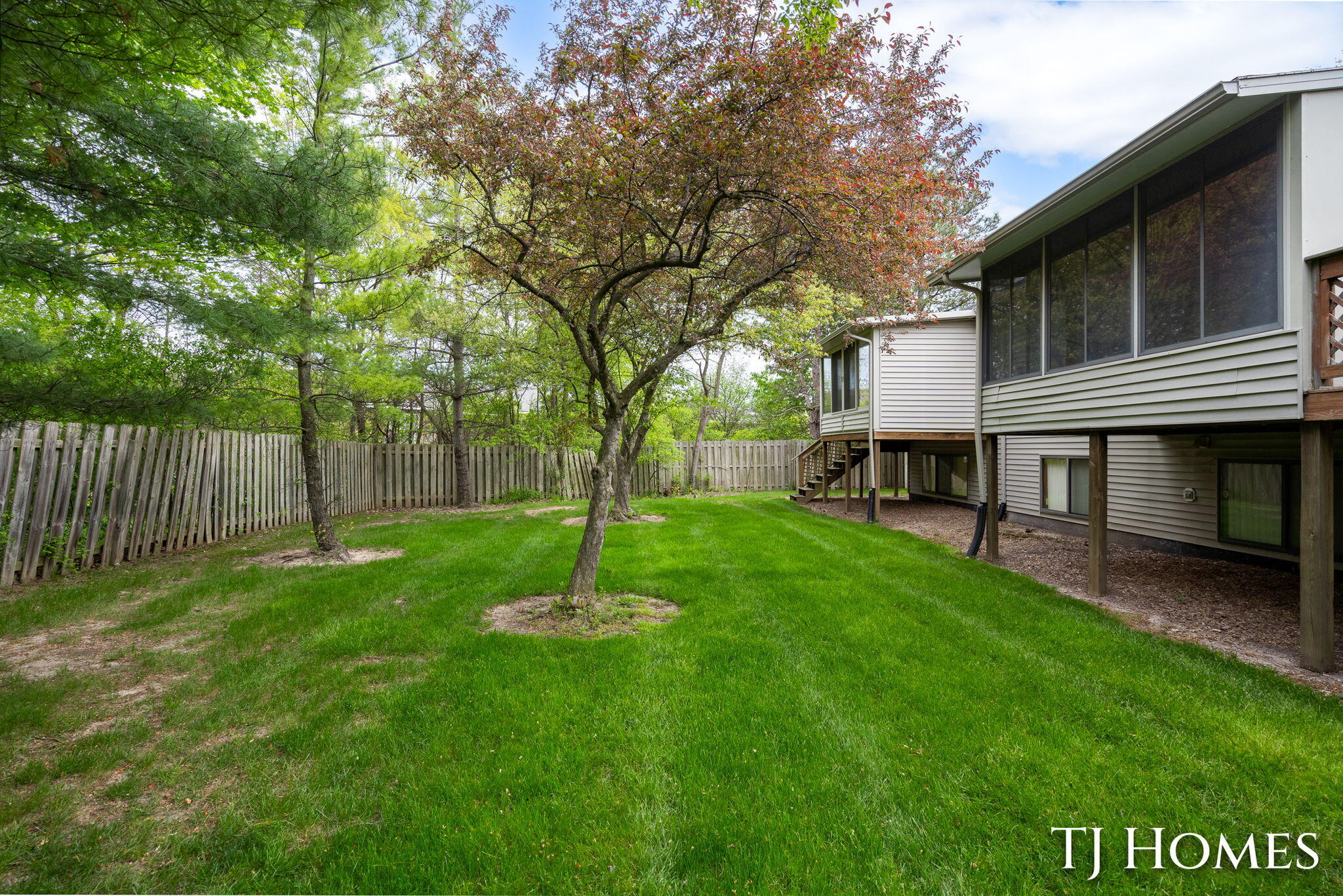 2466 Bridgeport Lane SE Grand Rapids MI 49508