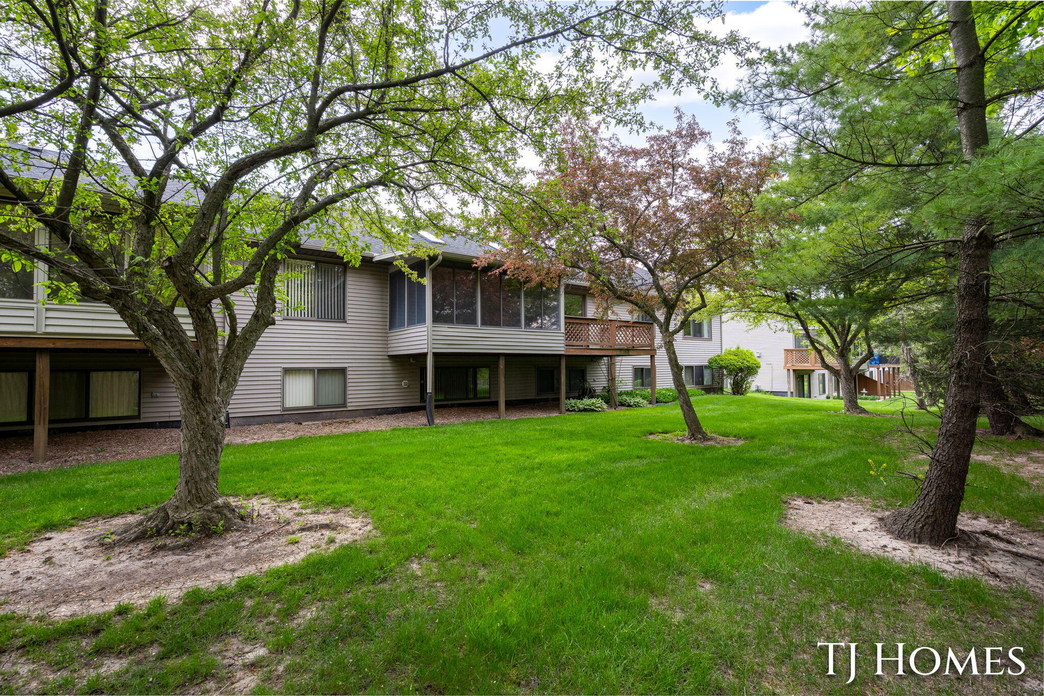 2466 Bridgeport Lane SE Grand Rapids MI 49508