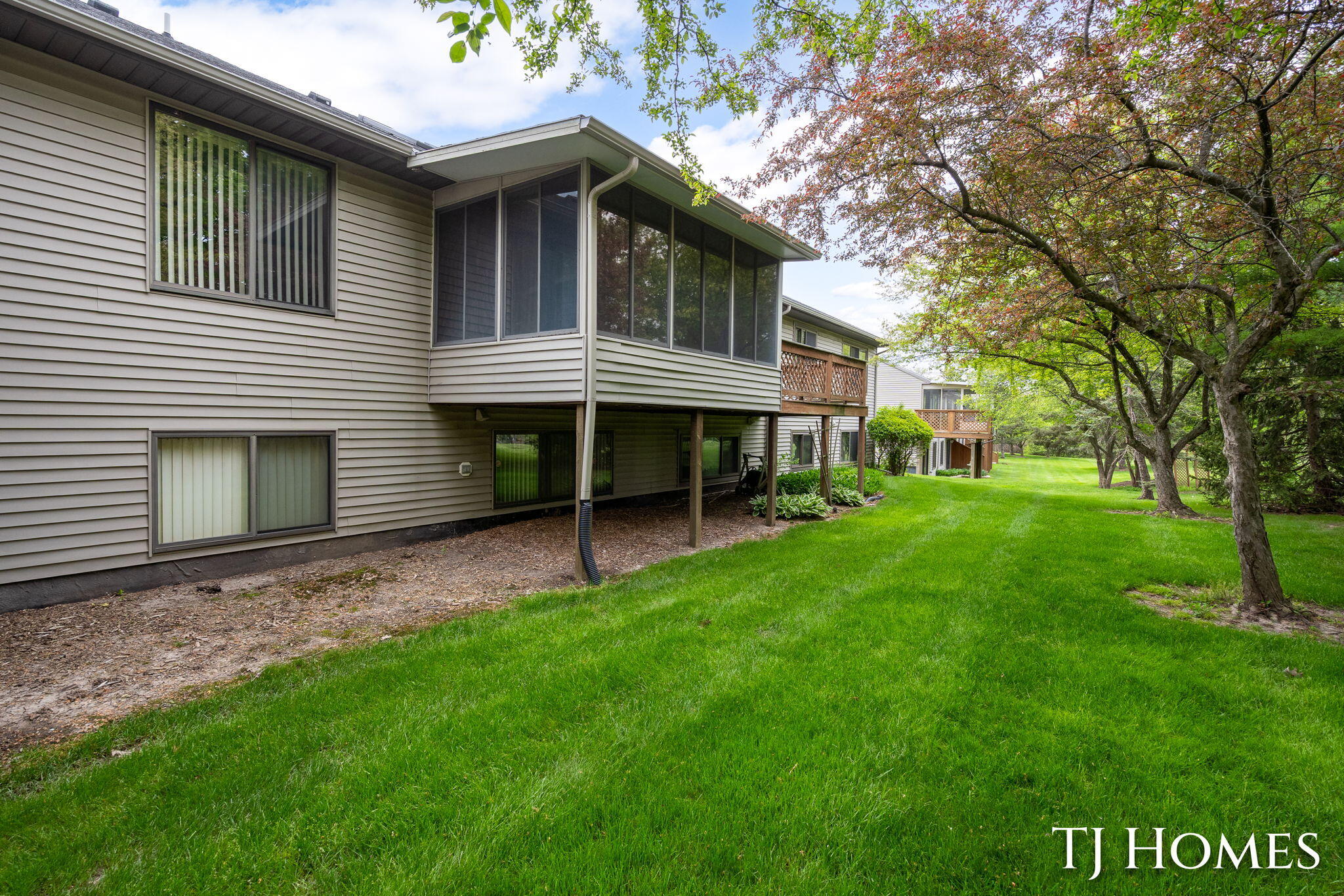 2466 Bridgeport Lane SE Grand Rapids MI 49508