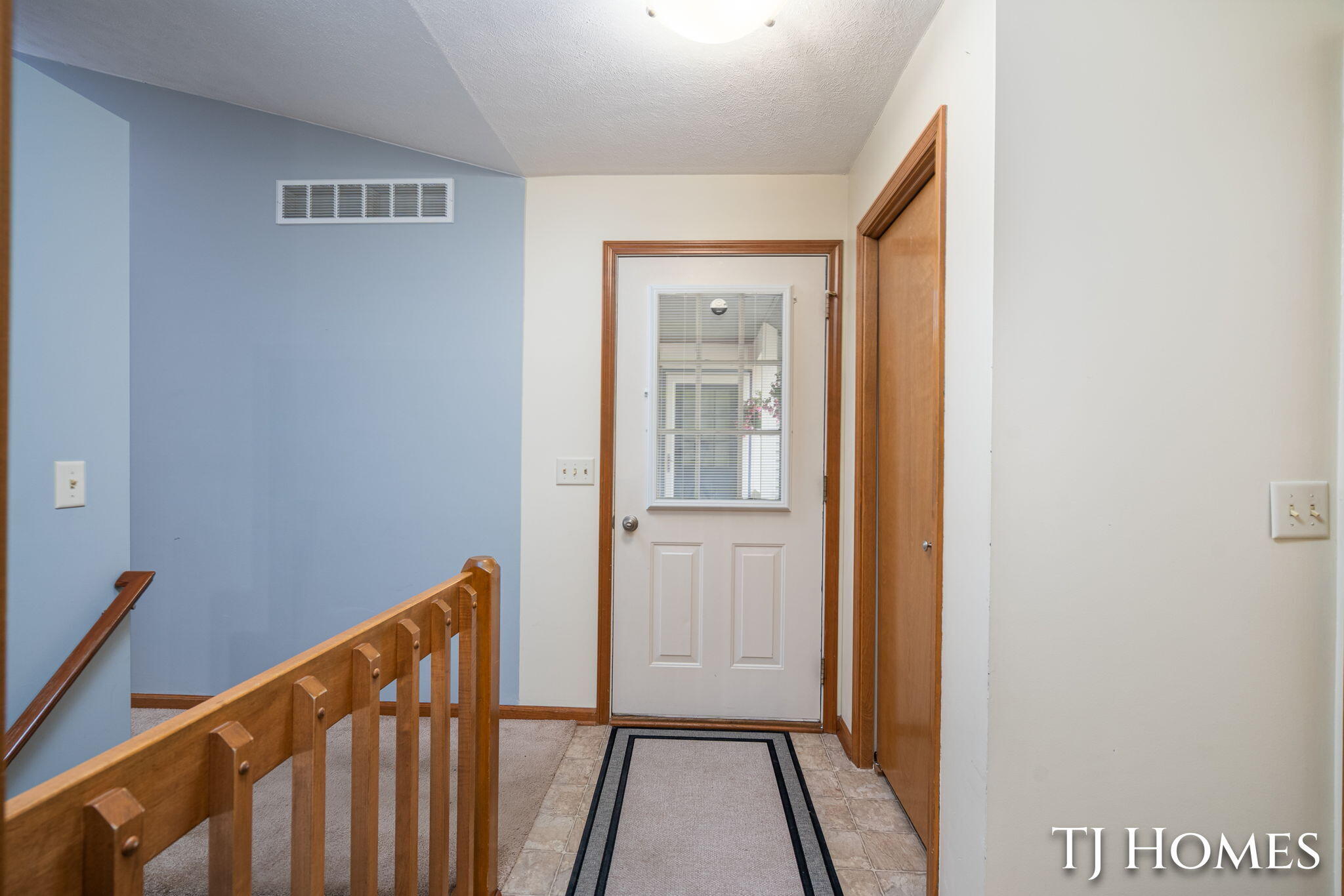 2466 Bridgeport Lane SE Grand Rapids MI 49508