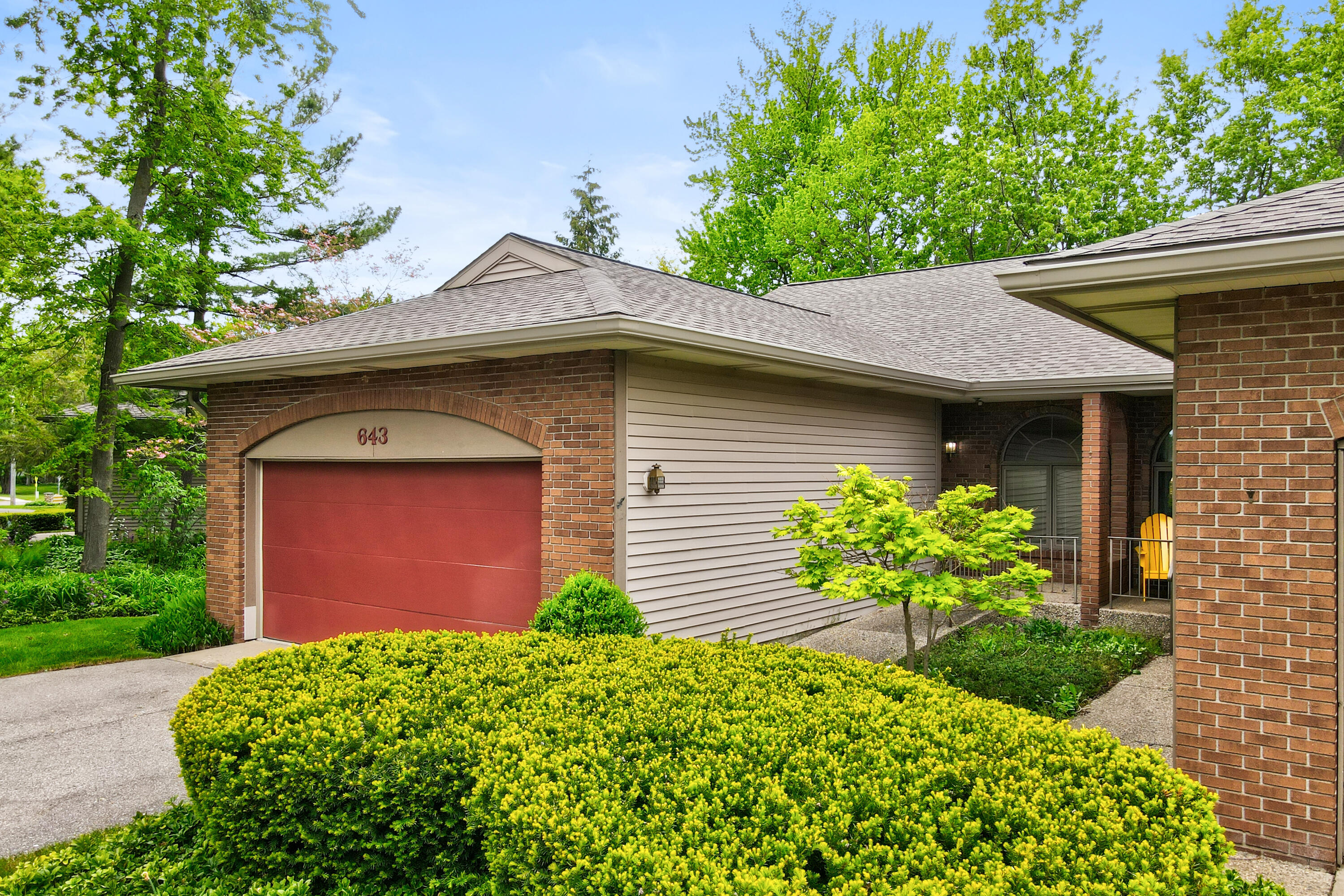 643 Crestview Street Holland MI 49423