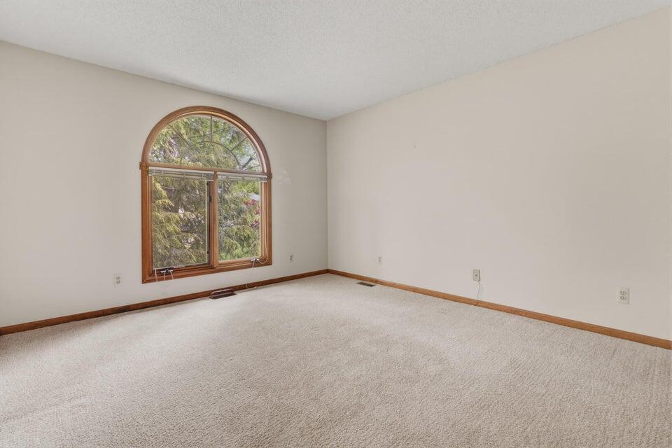 643 Crestview Street Holland MI 49423