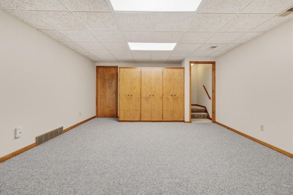 643 Crestview Street Holland MI 49423