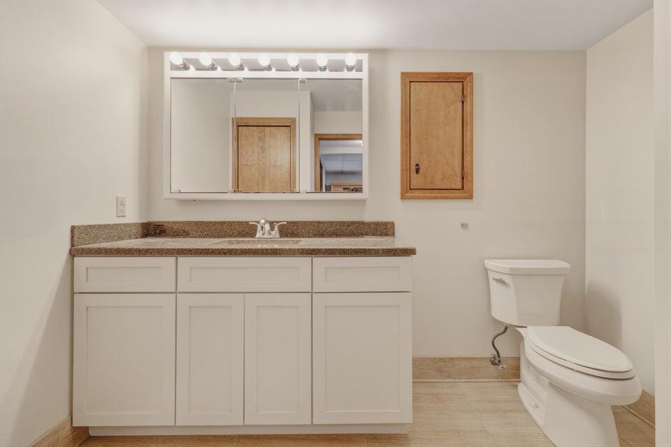 643 Crestview Street Holland MI 49423