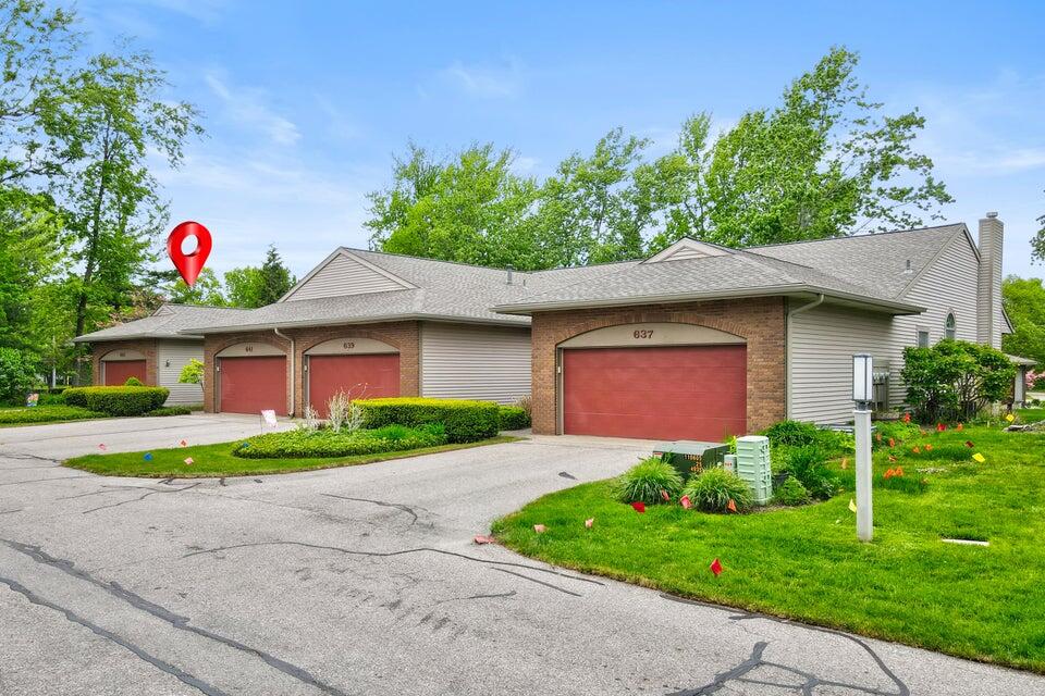 643 Crestview Street Holland MI 49423