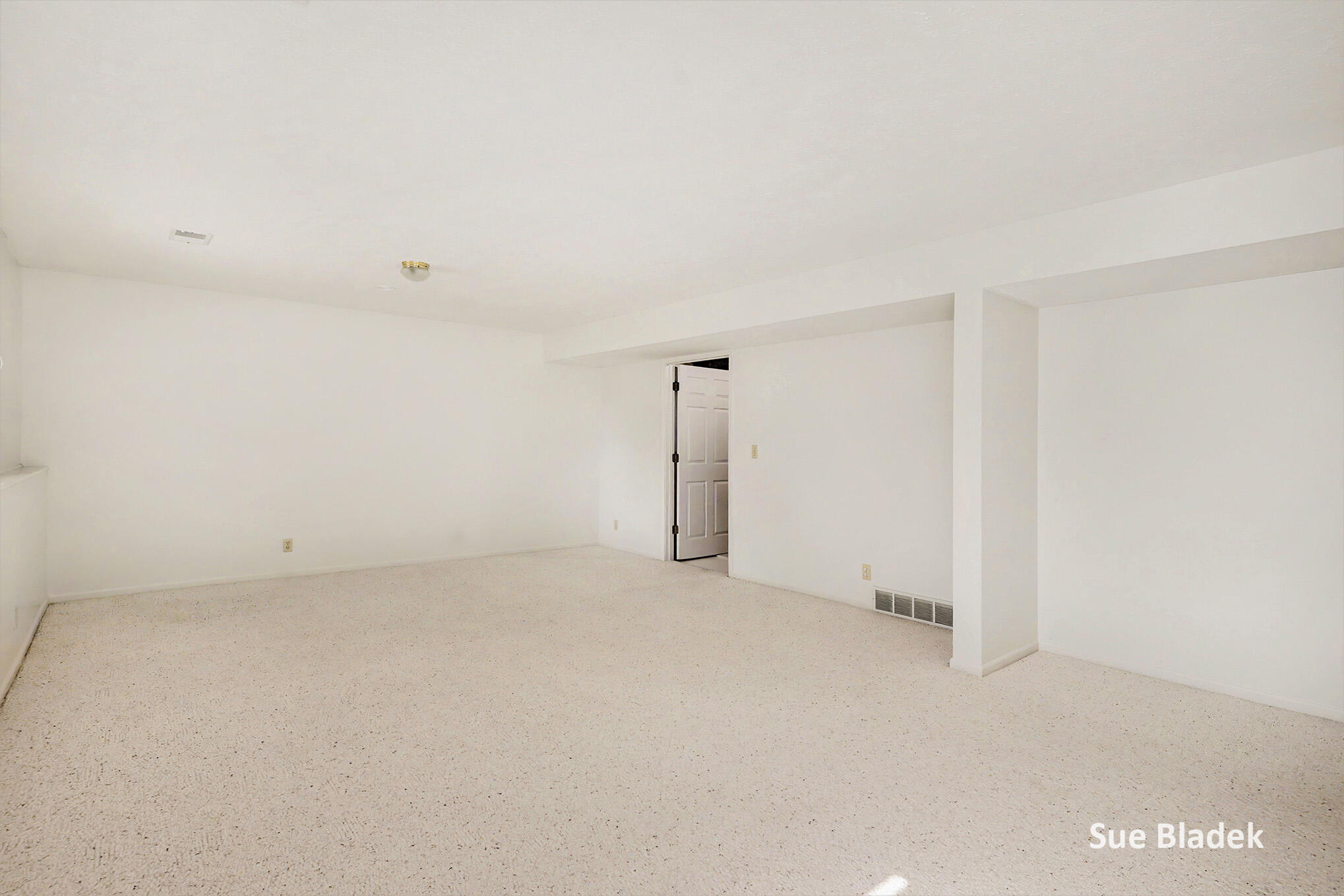 950 Village Court Holland MI 49423