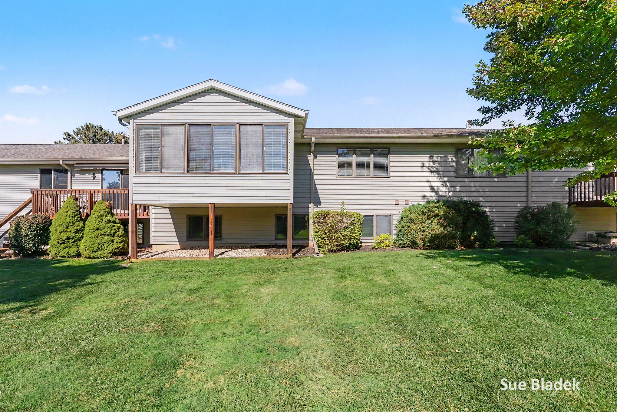 950 Village Court Holland MI 49423