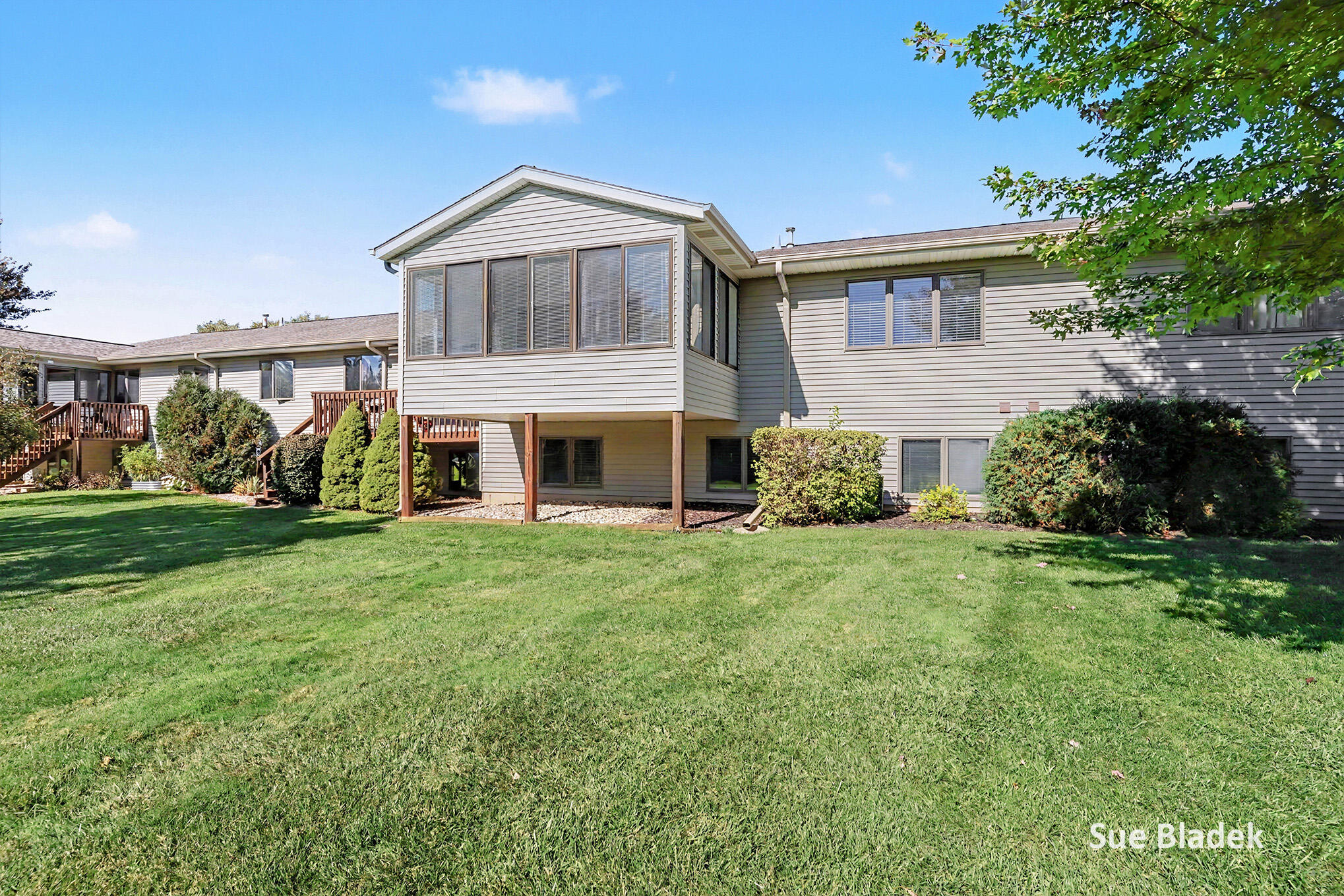 950 Village Court Holland MI 49423